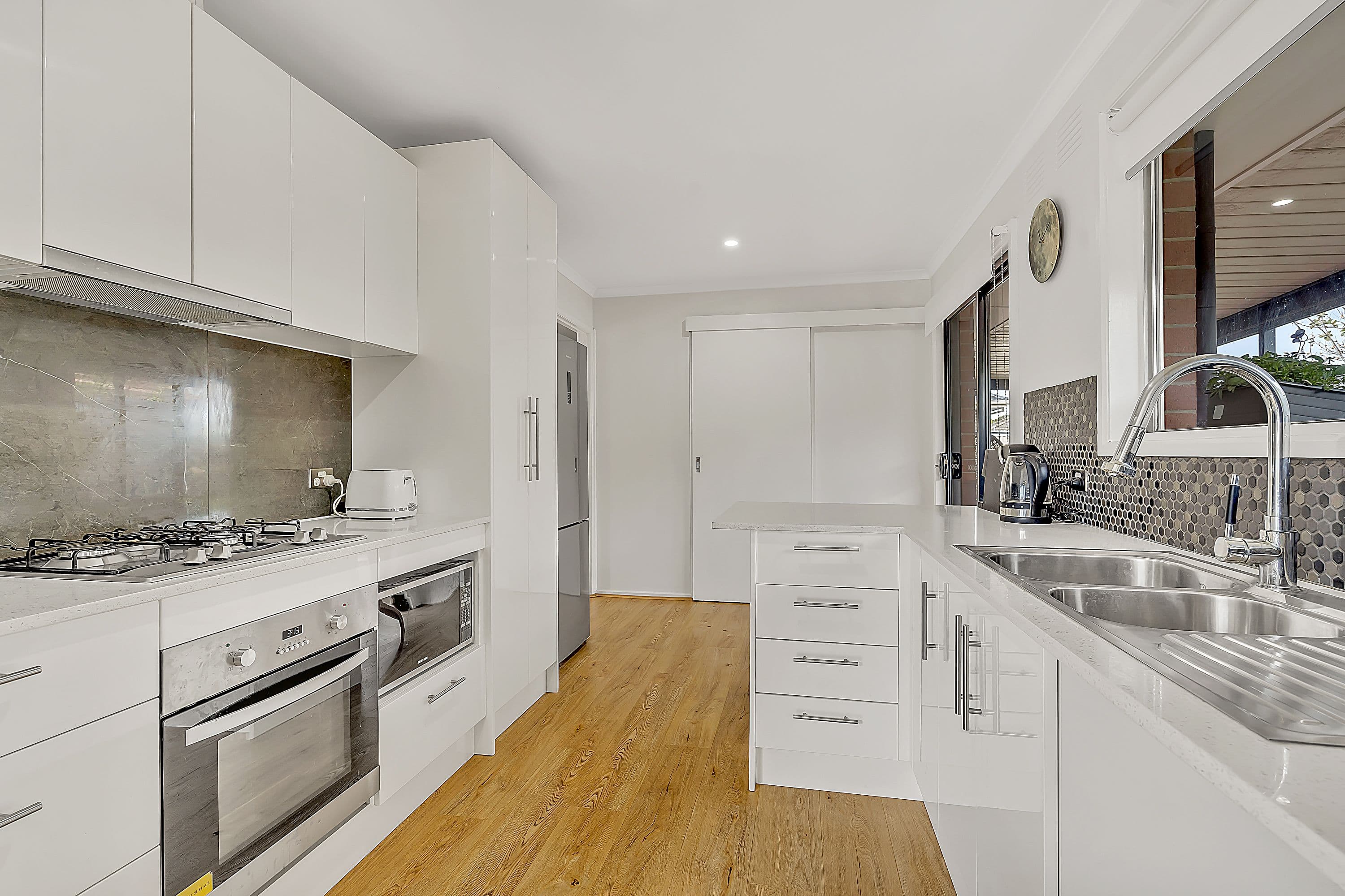 69 Wattleglen Street, Craigieburn VIC 3064, Craigieburn - Thumbnail 6