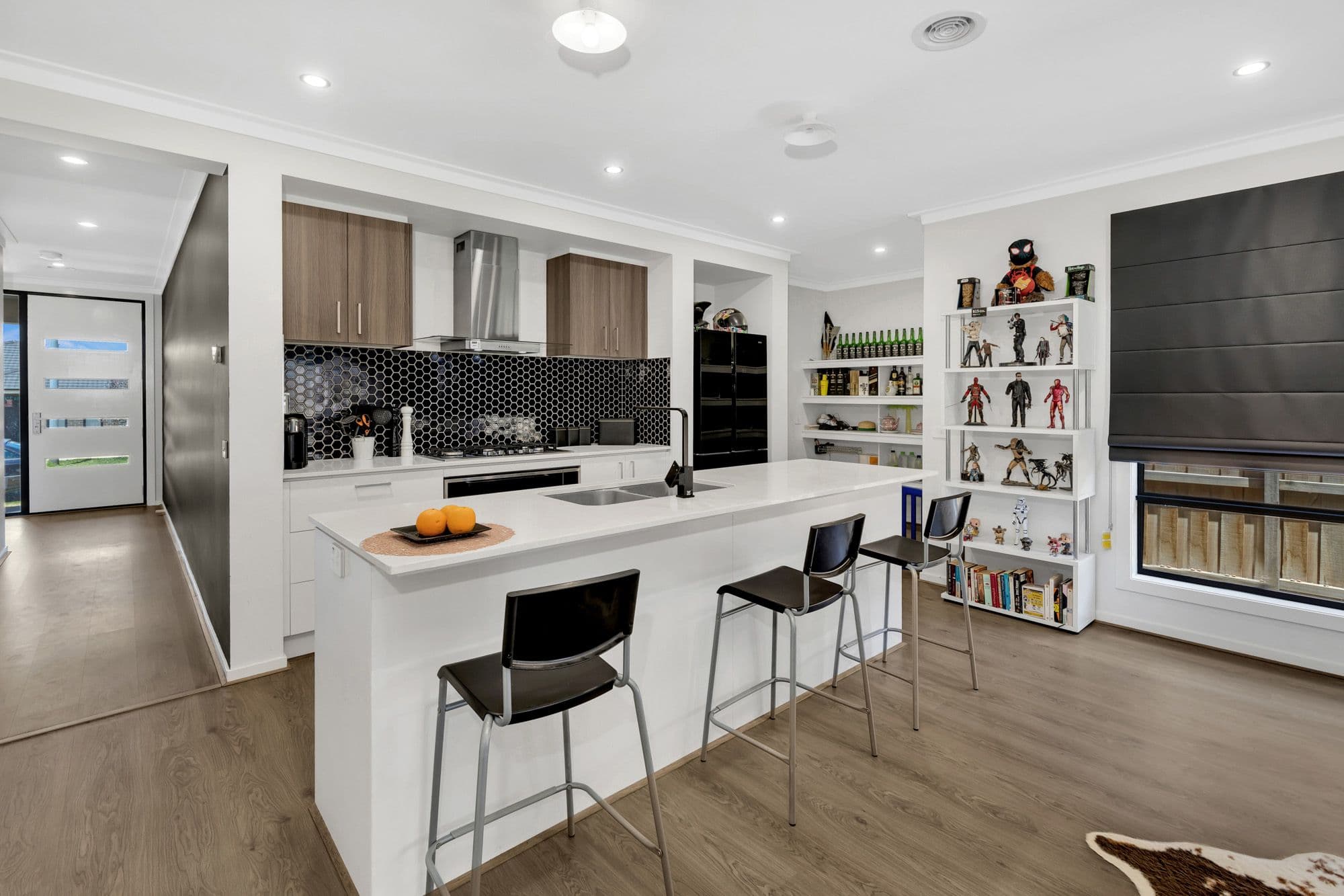 17 Rosewater Street, Manor Lakes VIC 3024, Manor Lakes - Thumbnail 2