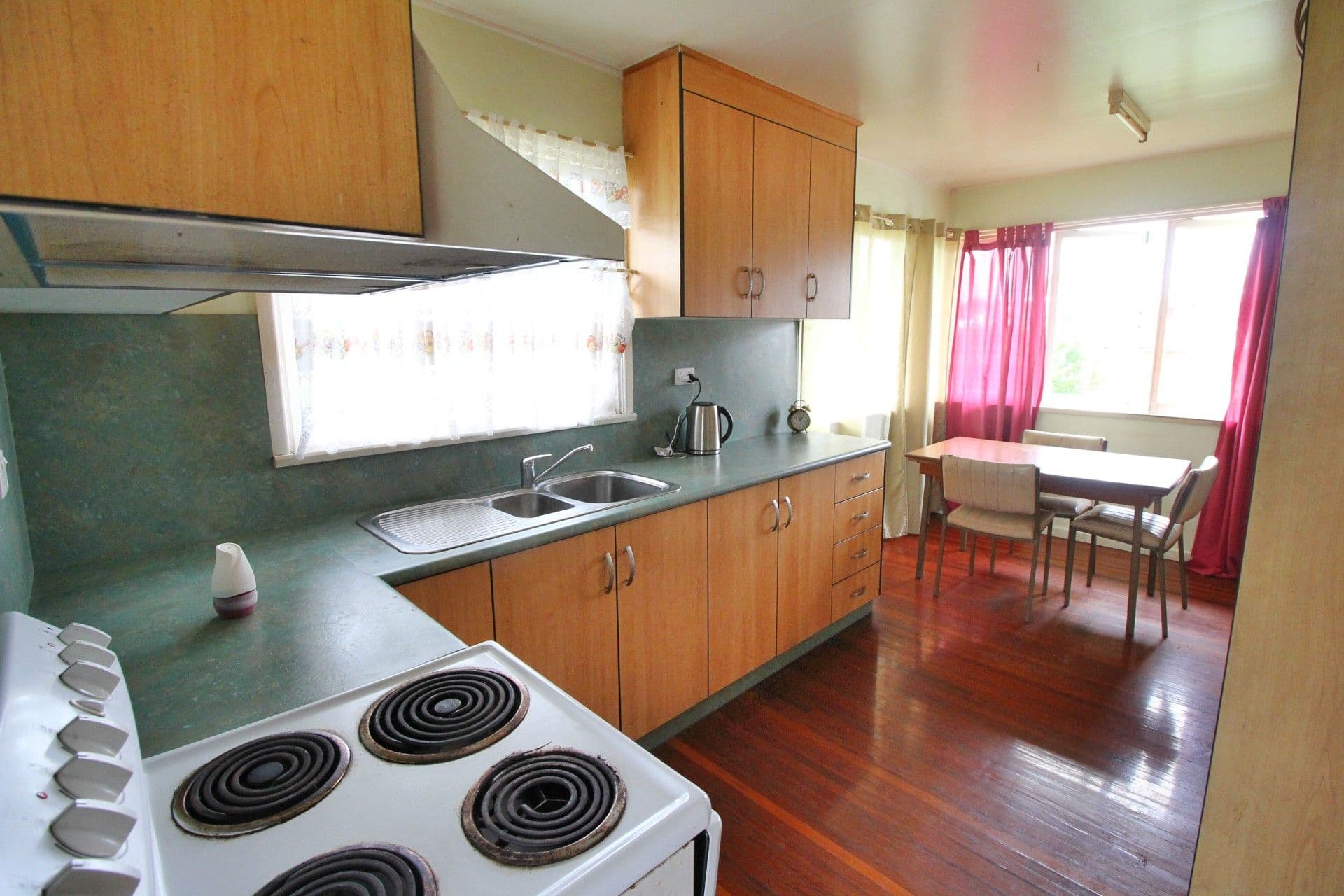 40 Place Avenue, Sarina QLD 4737, Sarina - Thumbnail 3