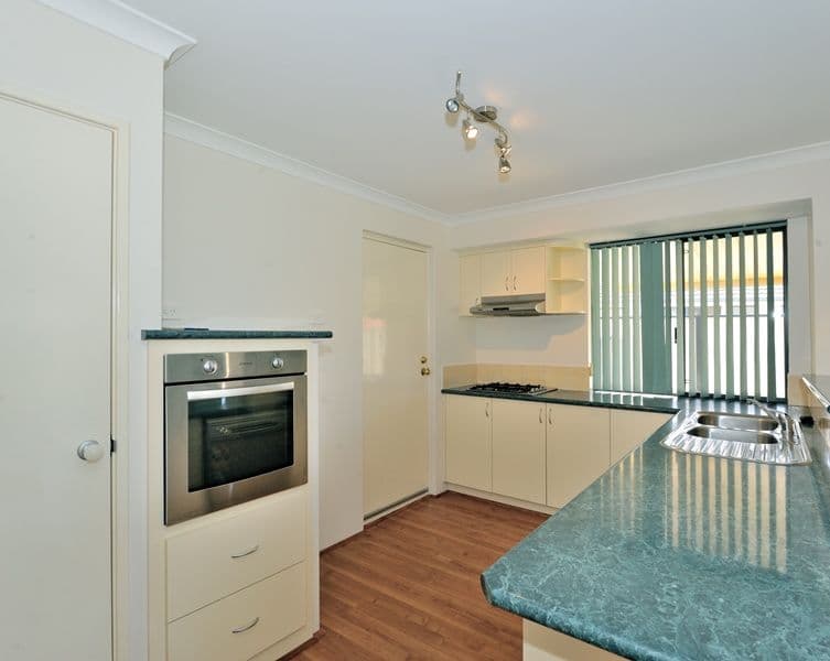 76 Pimento Circle, PORT KENNEDY WA 6172, Port Kennedy - Thumbnail 2
