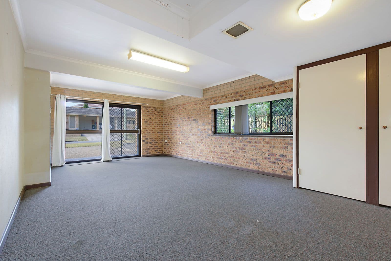 4 Hagen Street, Upper Mount Gravatt QLD 4122, Upper Mount Gravatt - Thumbnail 2