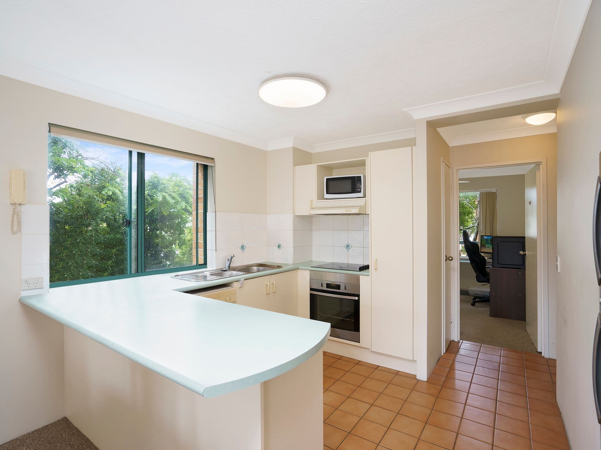 45 Pohlman Street, Southport QLD 4215, Southport - Thumbnail 6
