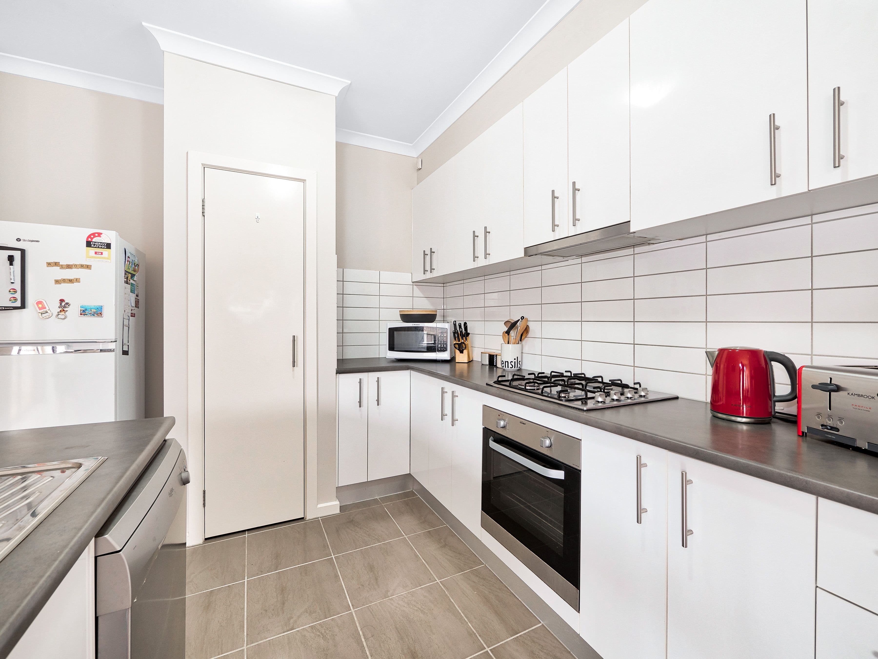 16 Davenport Crescent, Cranbourne West VIC 3977, Cranbourne West - Thumbnail 2