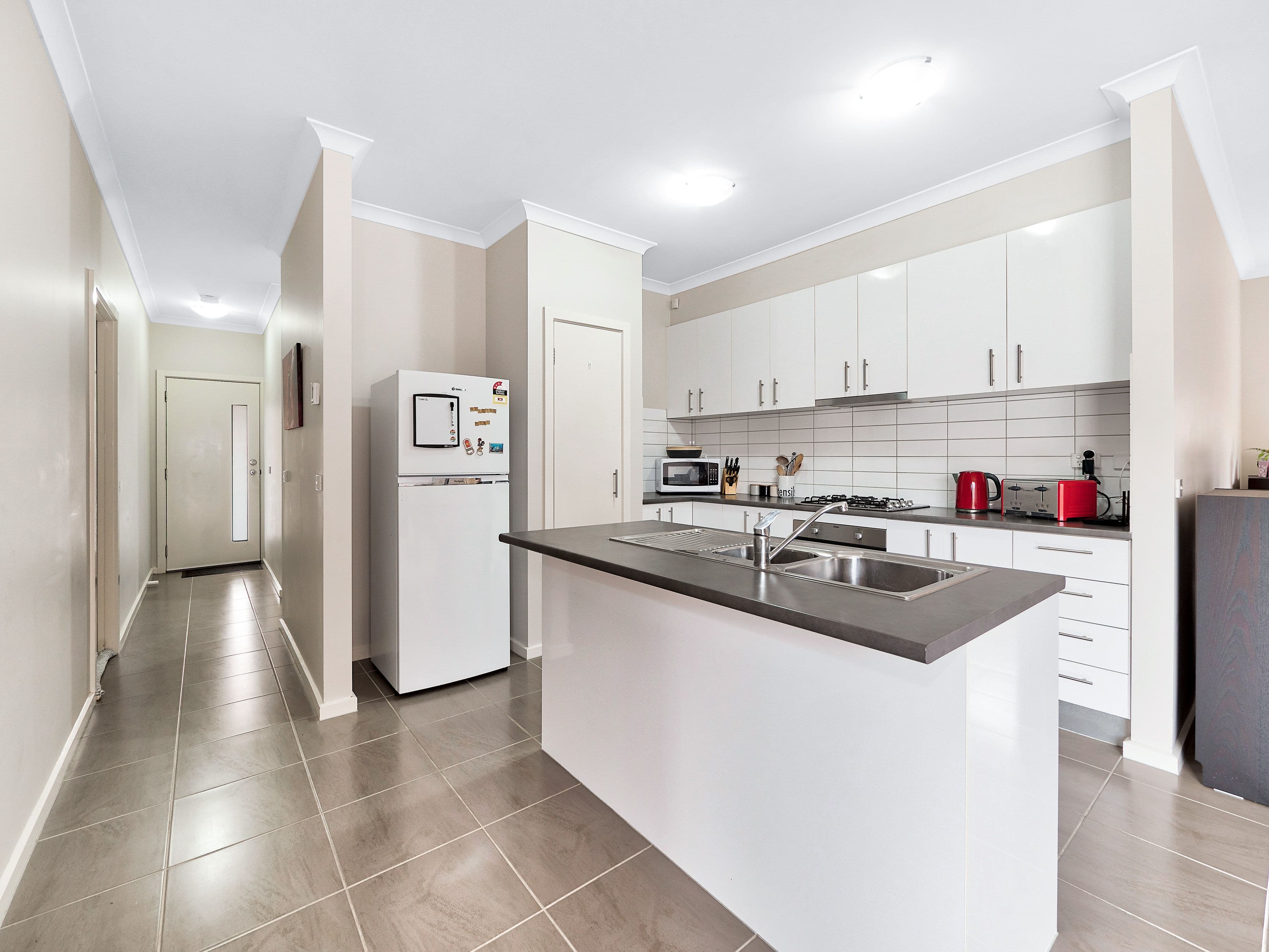 16 Davenport Crescent, Cranbourne West VIC 3977, Cranbourne West - Thumbnail 3