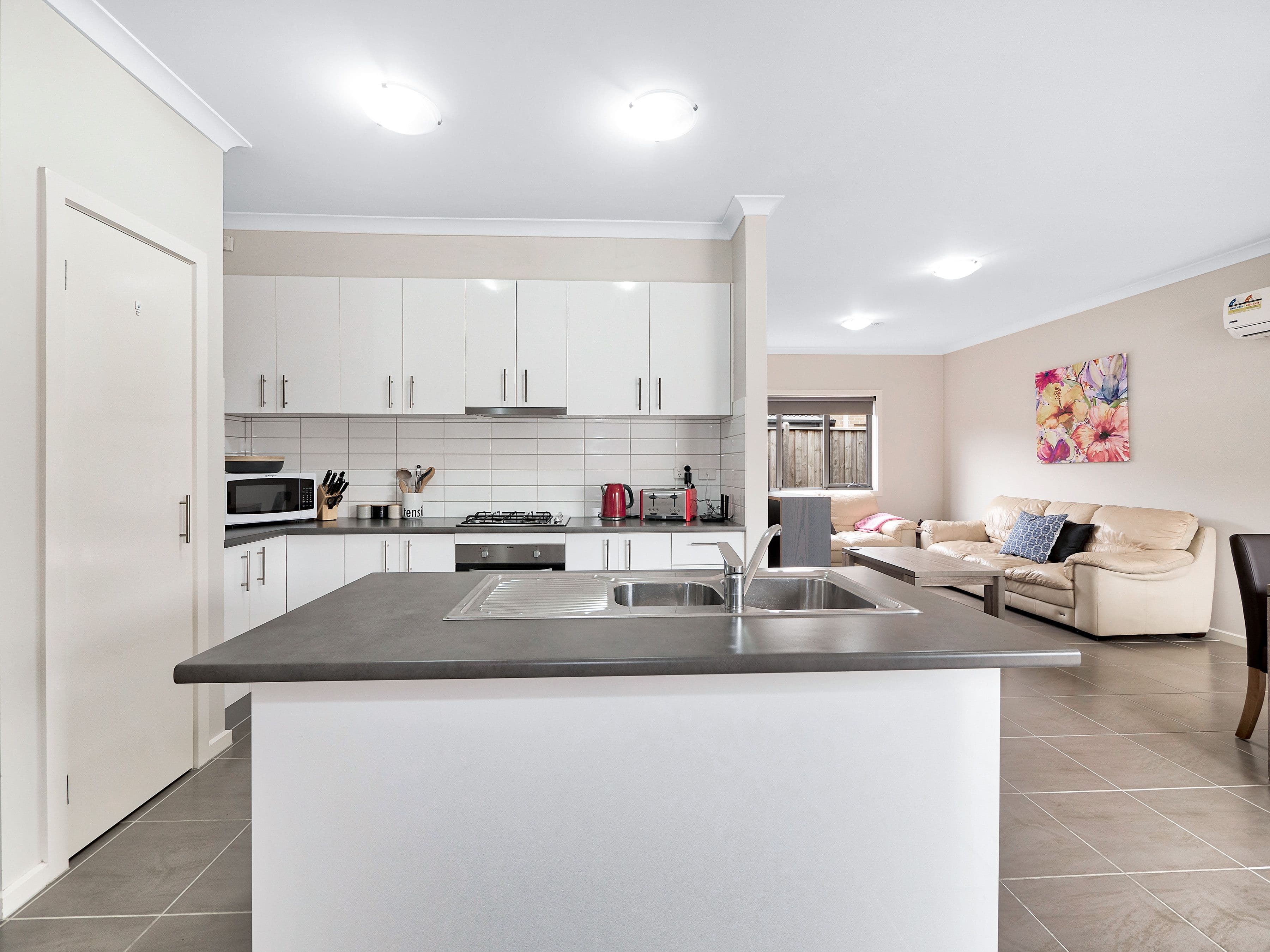 16 Davenport Crescent, Cranbourne West VIC 3977, Cranbourne West - Thumbnail 4
