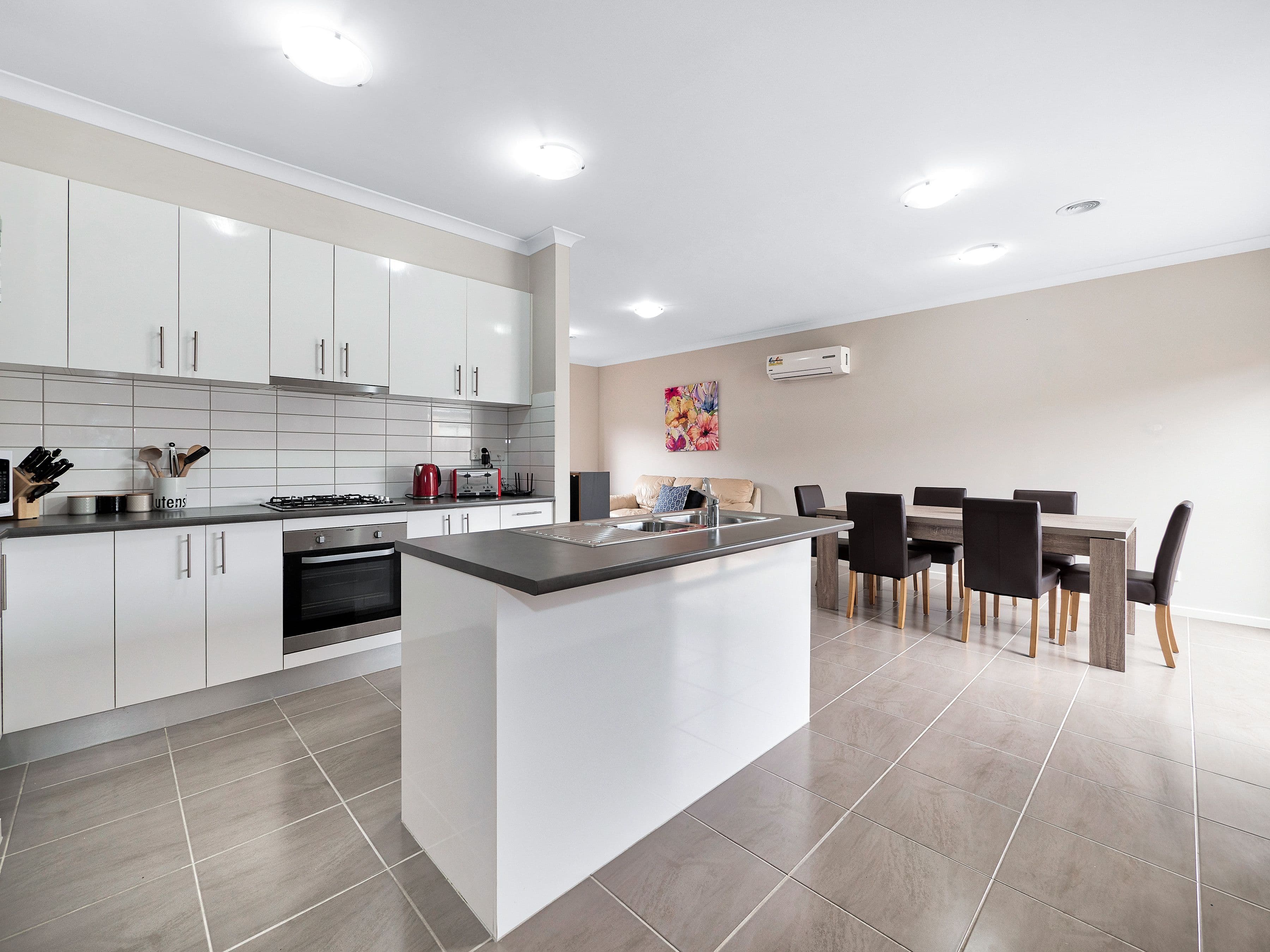 16 Davenport Crescent, Cranbourne West VIC 3977, Cranbourne West - Thumbnail 5