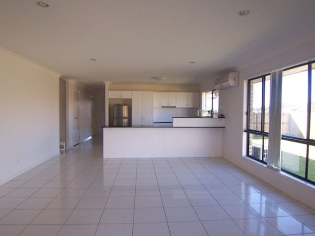 29 Varley Street, LOWOOD QLD 4311, Lowood - Thumbnail 3