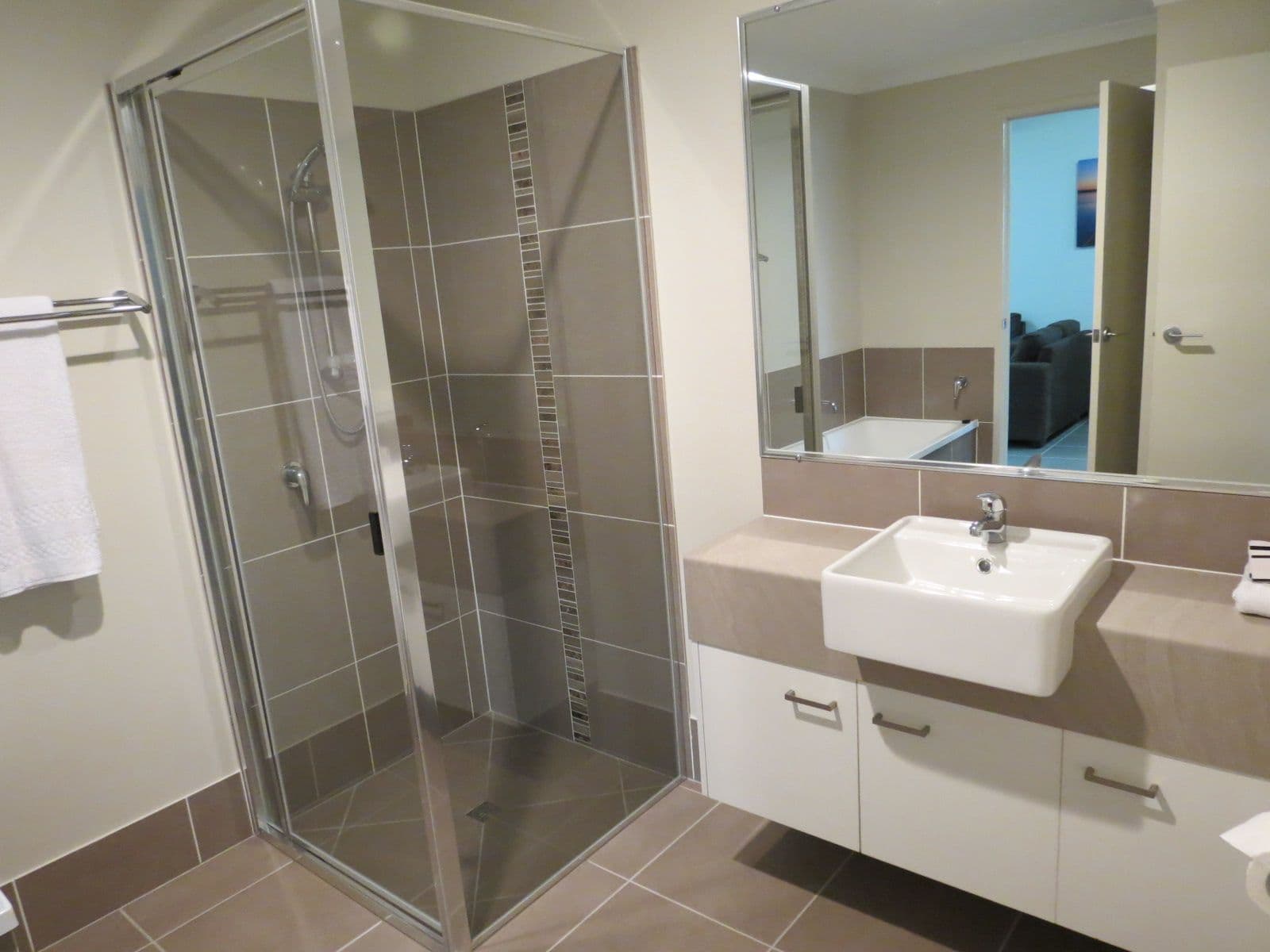 21 Rivergum Drive, Emerald QLD 4720, Emerald - Thumbnail 8