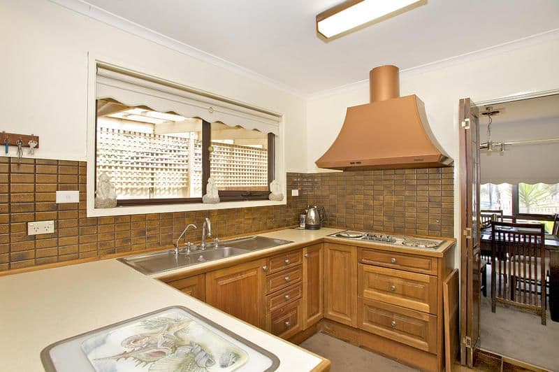 136 McClelland Avenue, LARA VIC 3212, Lara - Thumbnail 3
