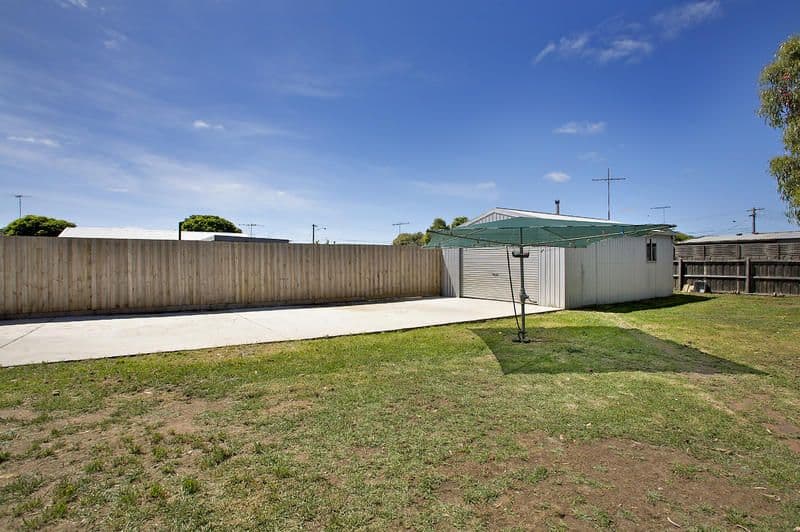 136 McClelland Avenue, LARA VIC 3212, Lara - Thumbnail 4