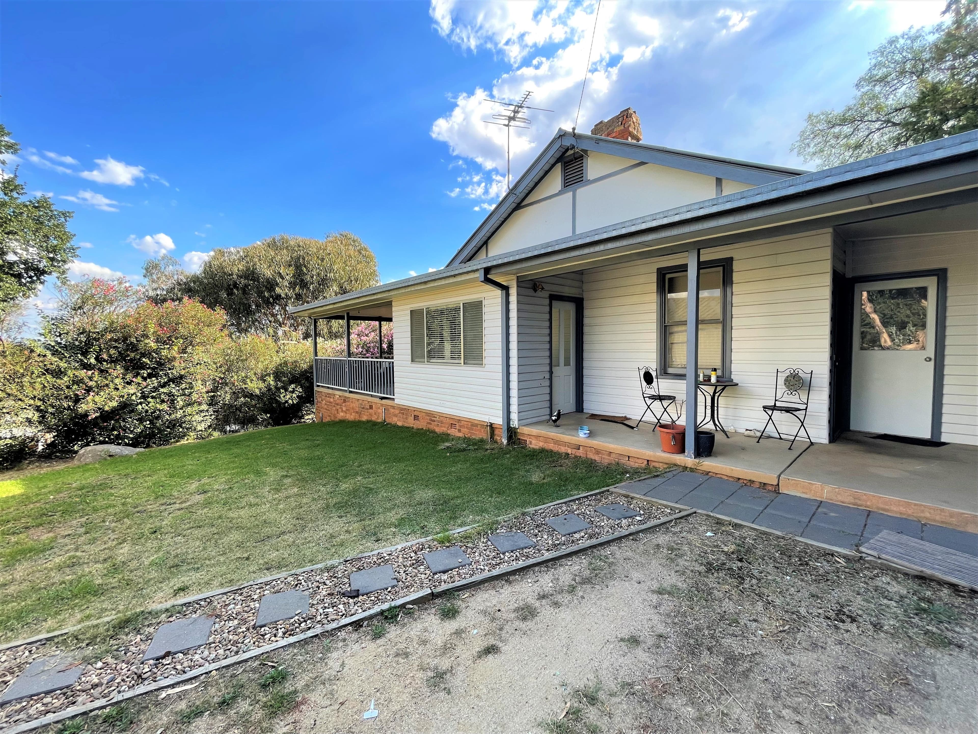 4 Cram Avenue, Young NSW 2594, Young - Thumbnail 2