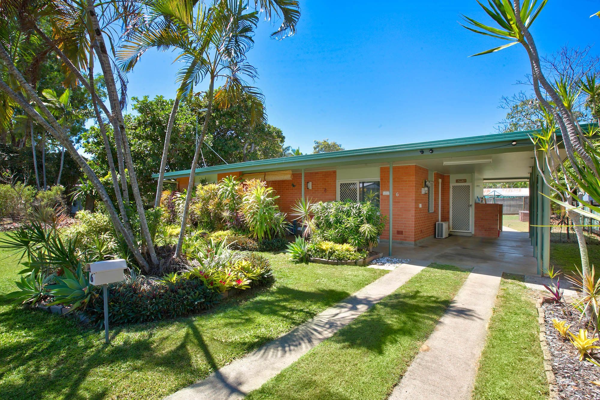 6 Almond Street, Holloways Beach QLD 4878, Holloways Beach - Thumbnail 2