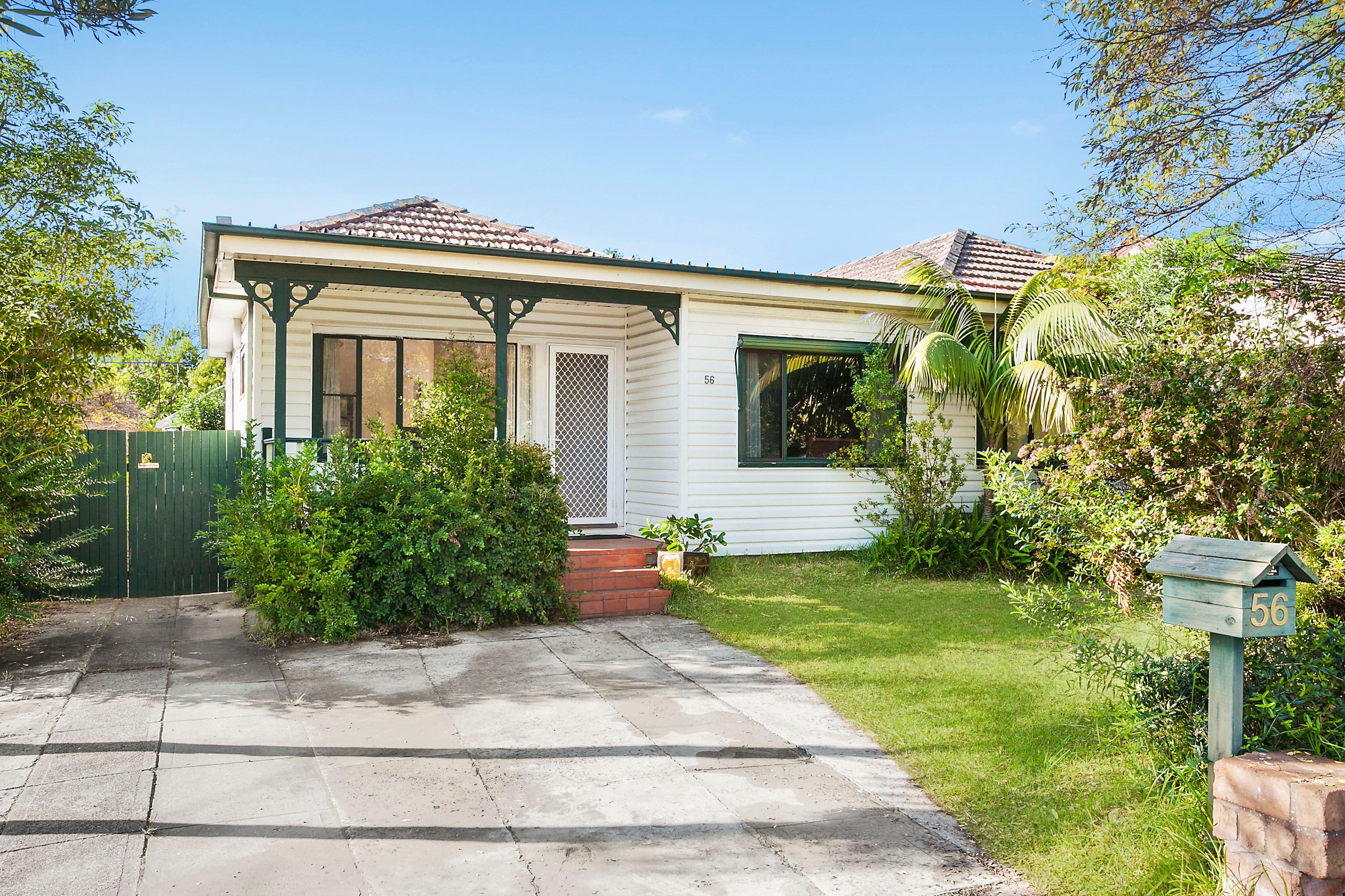 56 Crammond Boulevard, Caringbah - Thumbnail 2