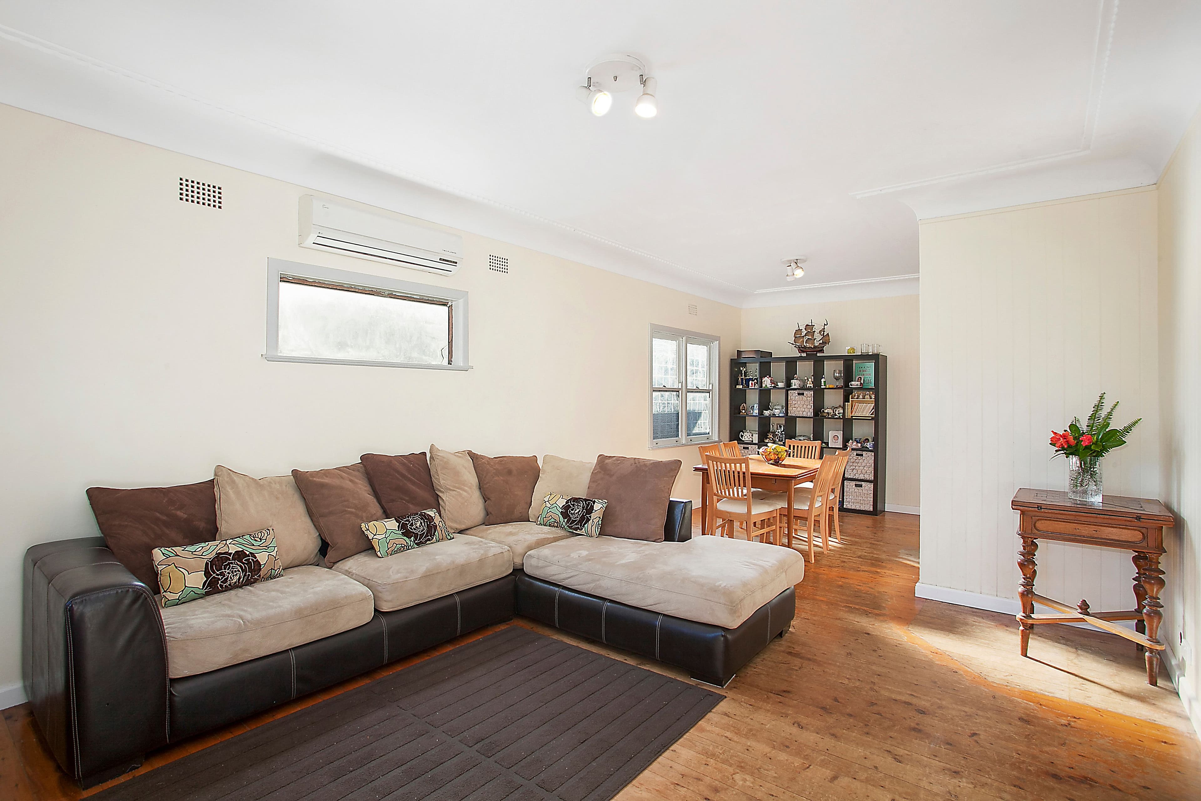56 Crammond Boulevard, Caringbah - Thumbnail 3