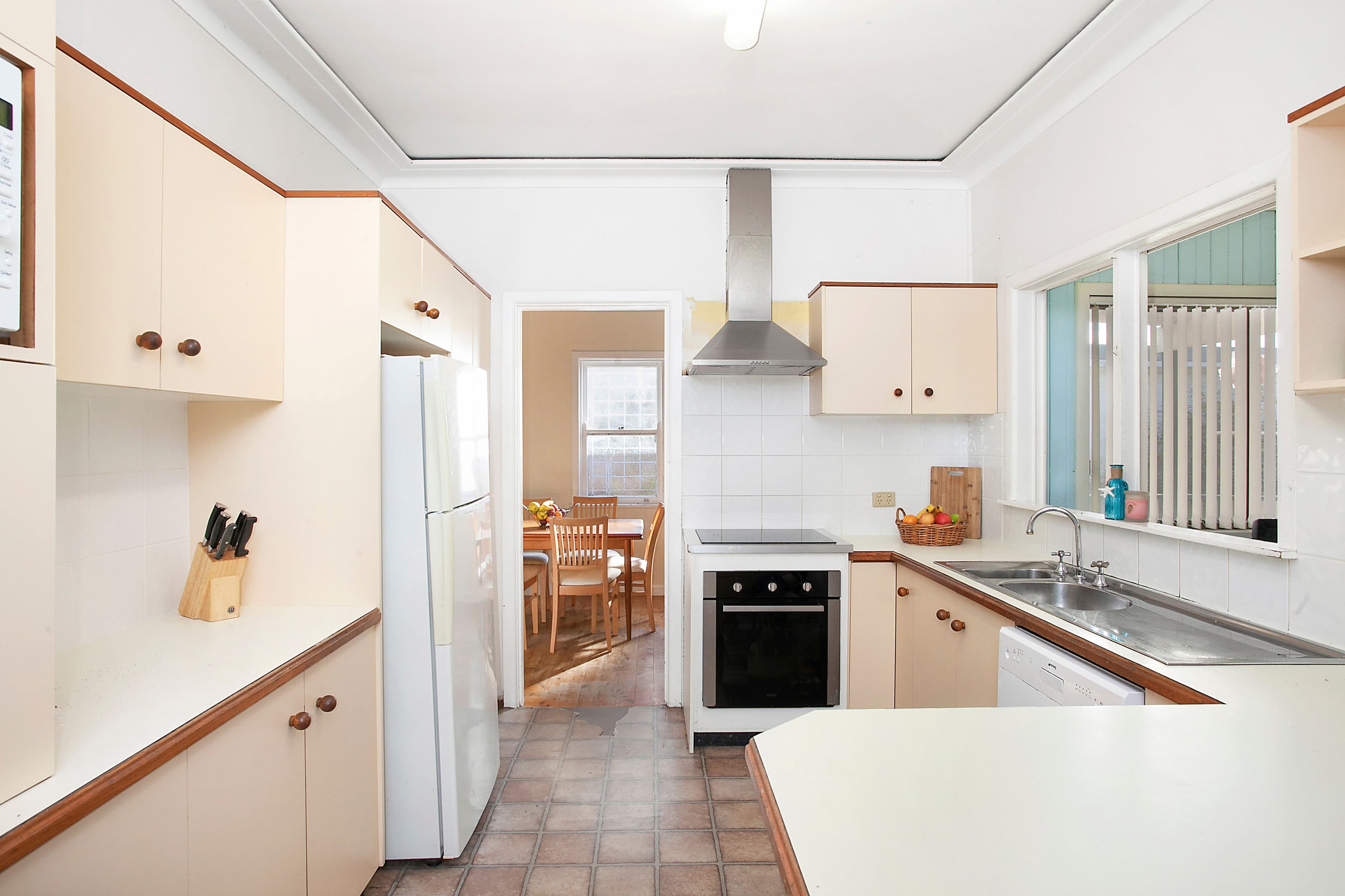 56 Crammond Boulevard, Caringbah - Thumbnail 4