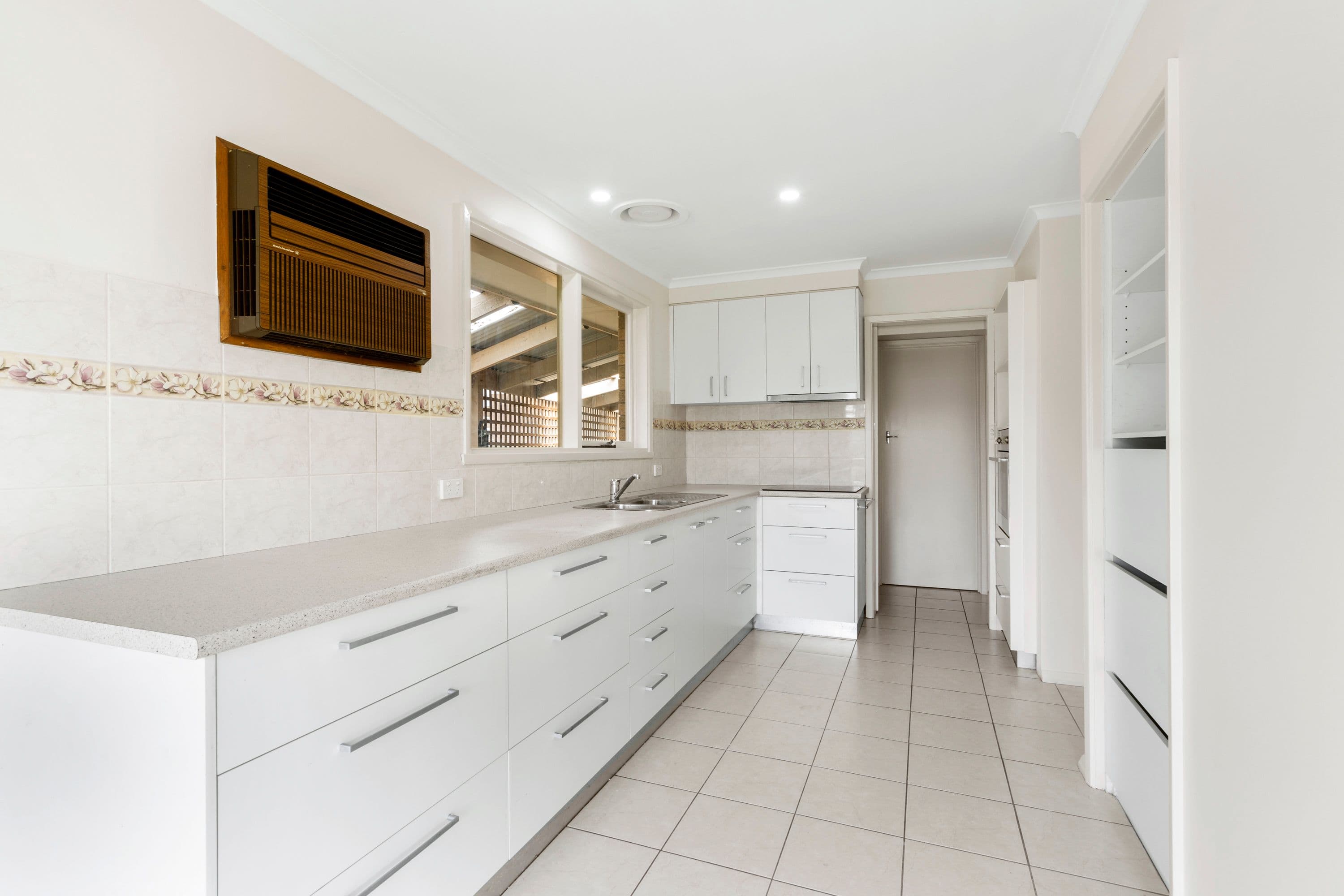 28 Merlin Crescent, Corio VIC 3214, Corio - Thumbnail 3