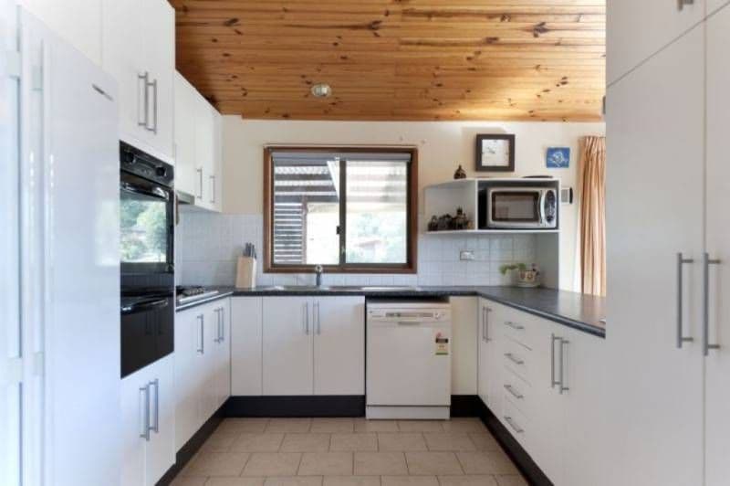 35 Lockhart Avenue, MOLLYMOOK BEACH NSW 2539, Mollymook Beach - Thumbnail 3