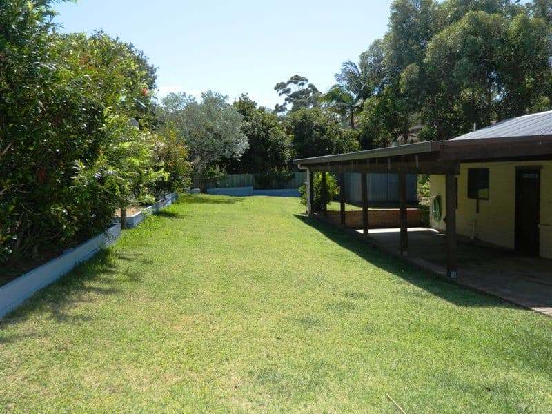 35 Lockhart Avenue, MOLLYMOOK BEACH NSW 2539, Mollymook Beach - Thumbnail 4