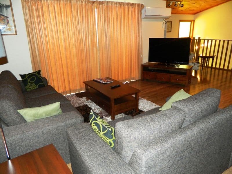 35 Lockhart Avenue, MOLLYMOOK BEACH NSW 2539, Mollymook Beach - Thumbnail 6