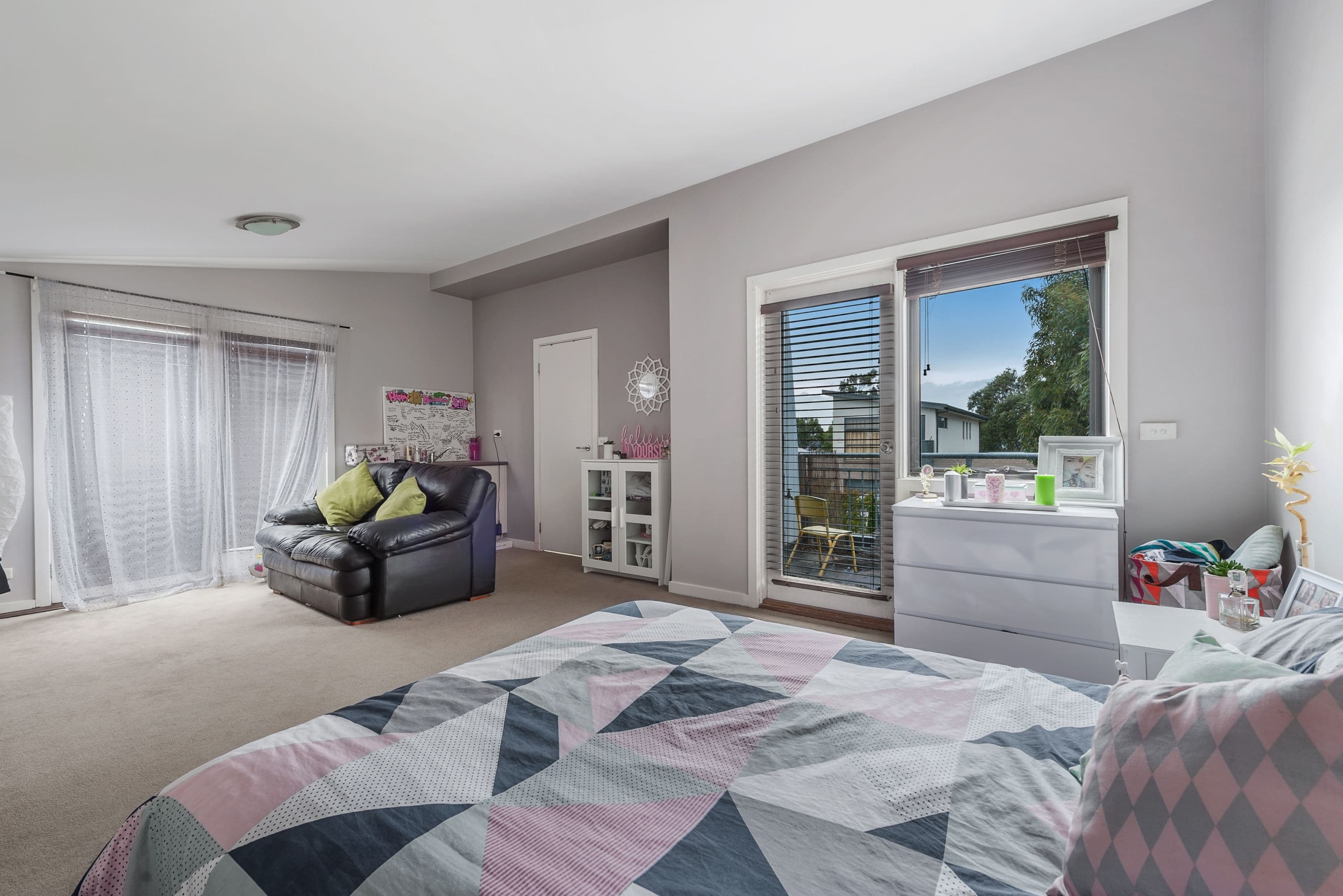 401 Hume Drive, Caroline Springs VIC 3023, Caroline Springs - Thumbnail 2