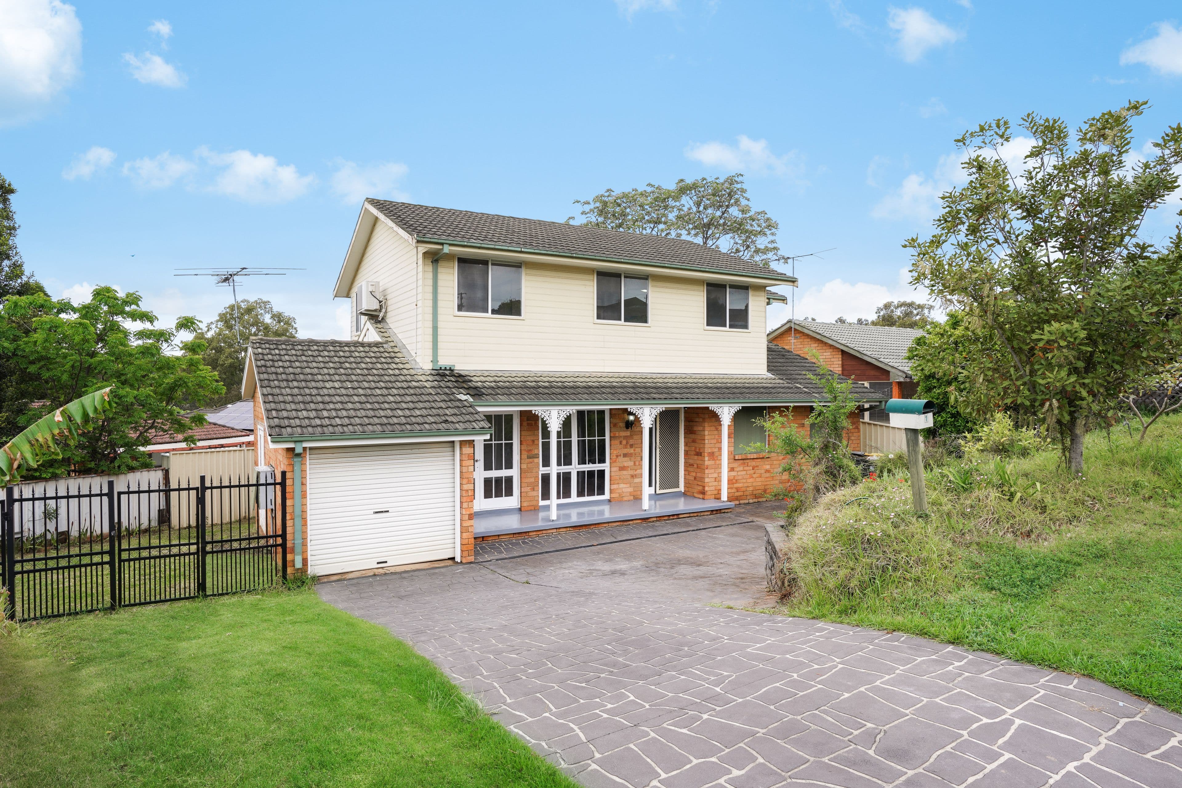 1 Lawn Avenue, Bradbury NSW 2560, Bradbury - Image 1