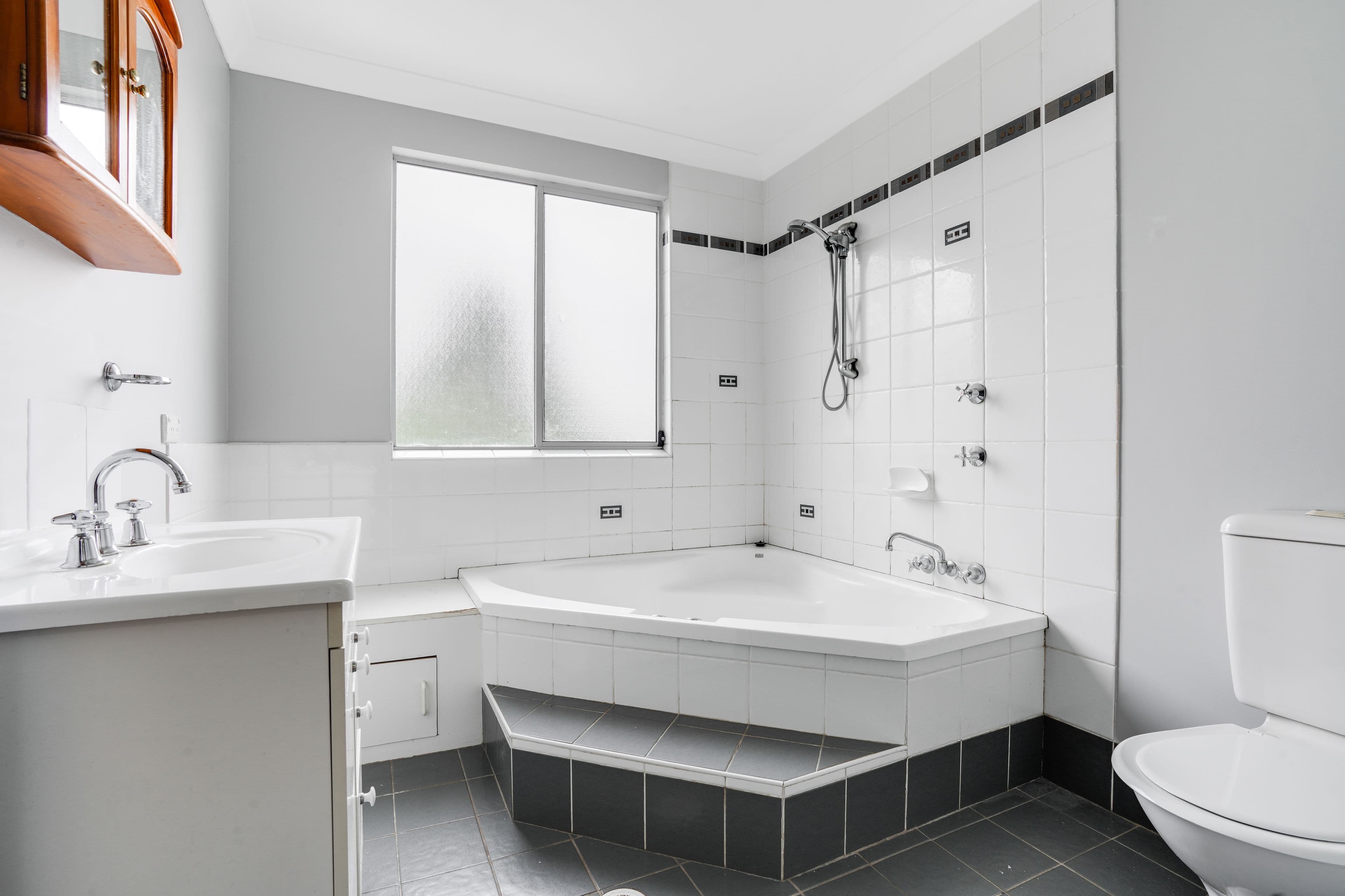 1 Lawn Avenue, Bradbury NSW 2560, Bradbury - Thumbnail 6