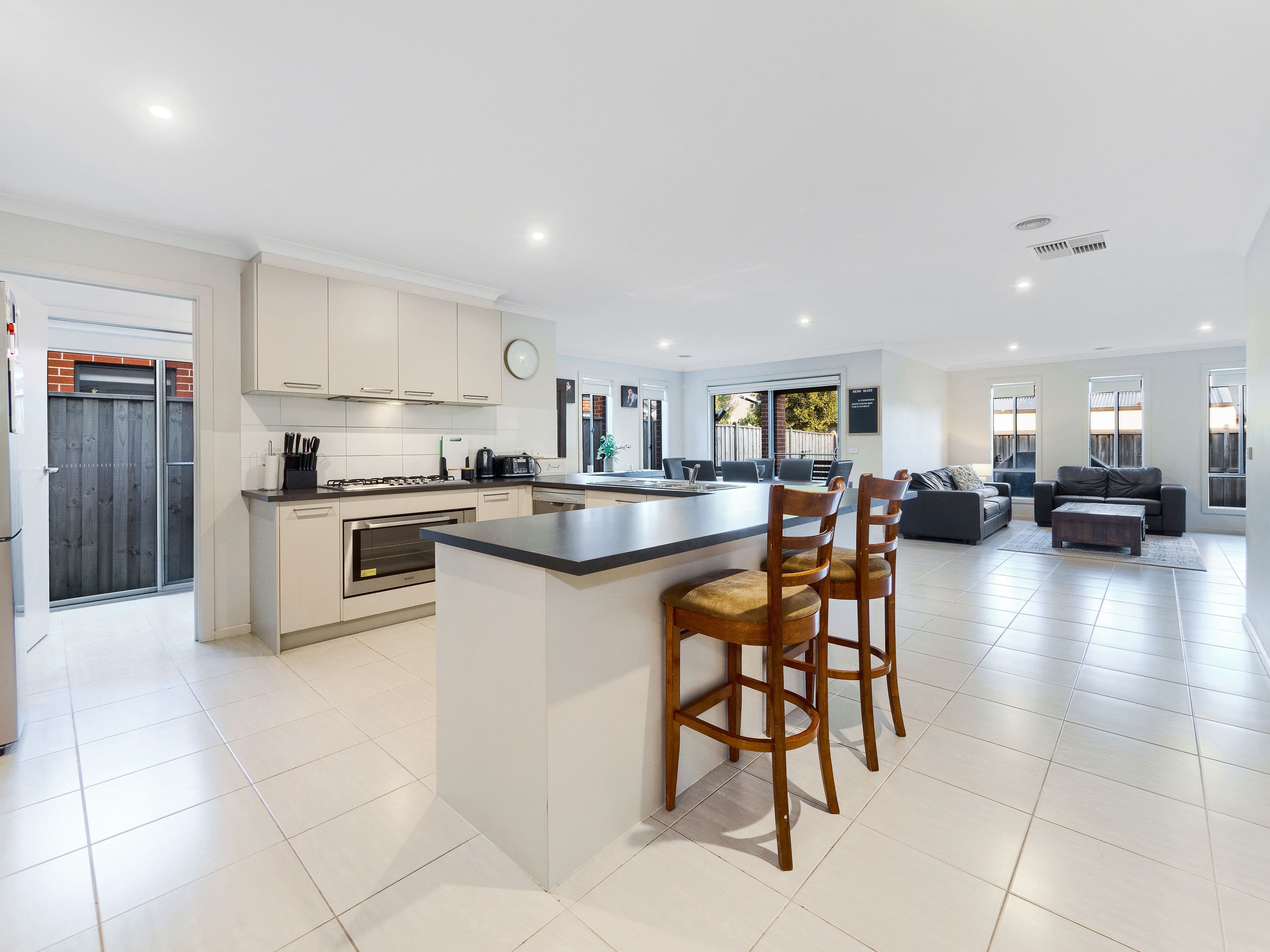 11 Polblue Street, Cranbourne North VIC 3977, Cranbourne North - Thumbnail 5