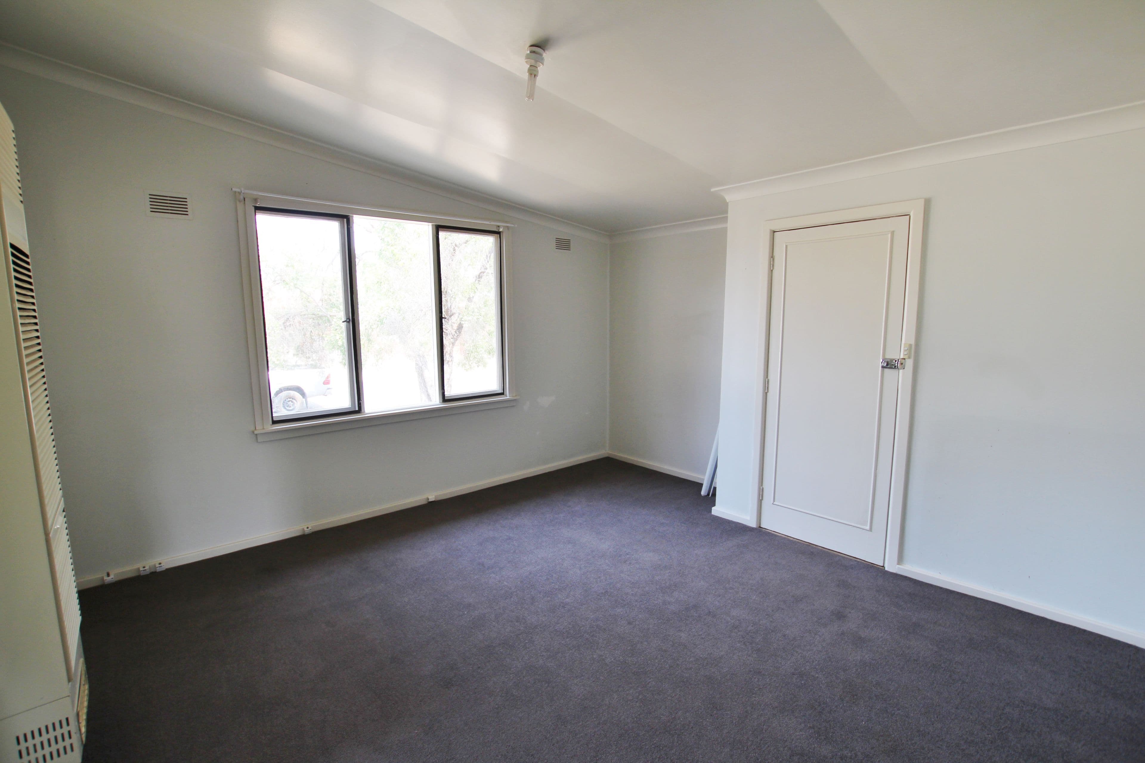 11 Bendick Street, Young - Thumbnail 3