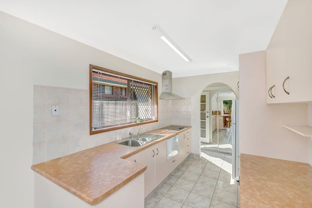 24 Wallaroo Way, ASHMORE QLD 4214, Ashmore - Thumbnail 2