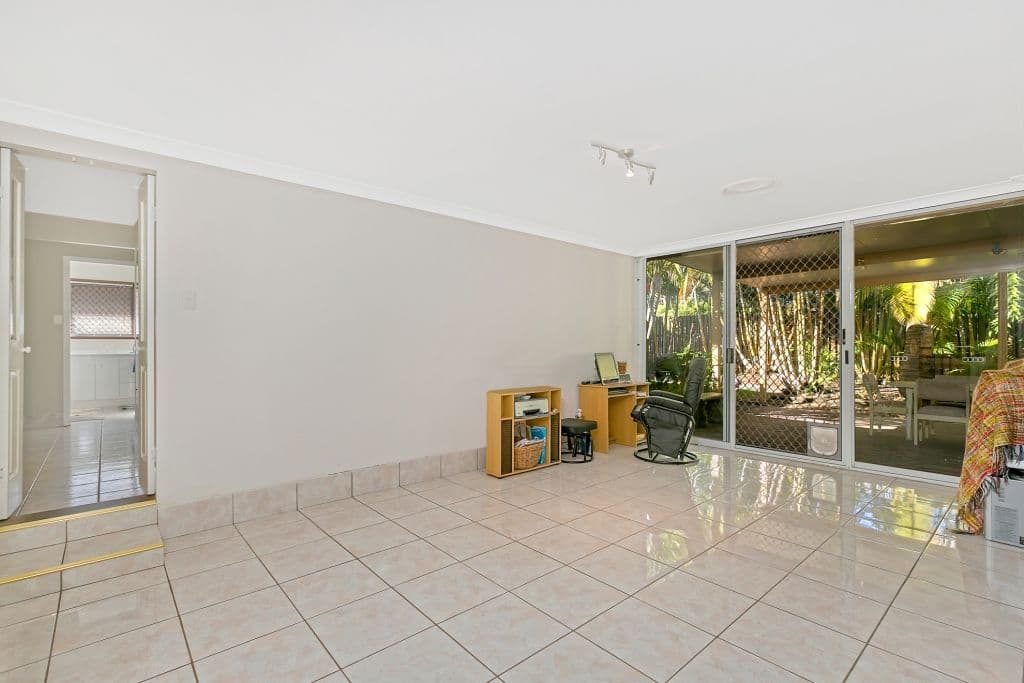 24 Wallaroo Way, ASHMORE QLD 4214, Ashmore - Thumbnail 4
