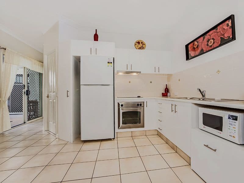 12 Vinson Drive, VARSITY LAKES QLD 4227, Varsity Lakes - Thumbnail 4