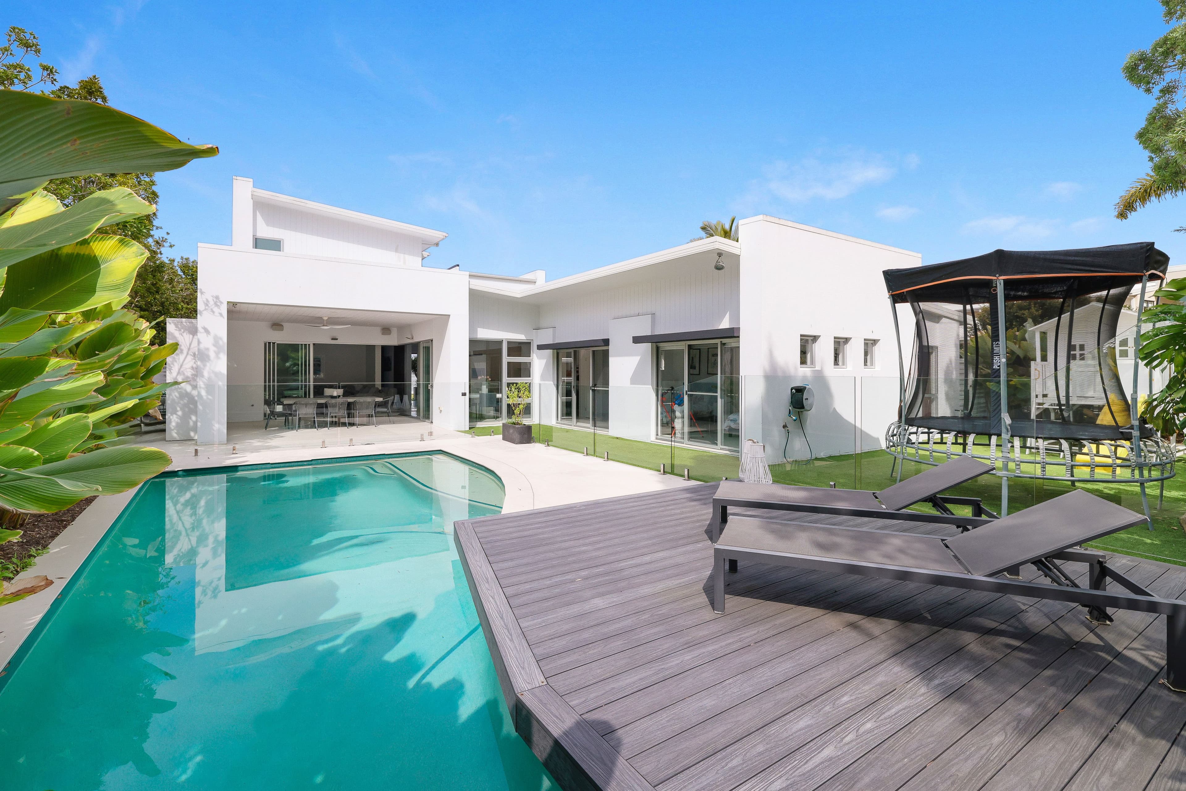 6011 The Boulevarde, Benowa QLD 4217, Benowa - Thumbnail 2