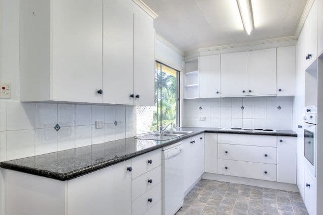 51 Binnalong Street, ROCHEDALE SOUTH QLD 4123, Rochedale South - Thumbnail 3
