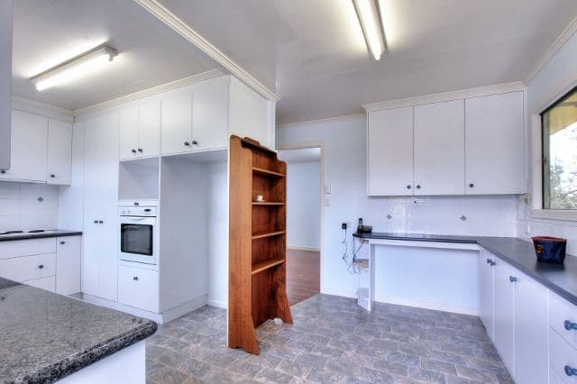 51 Binnalong Street, ROCHEDALE SOUTH QLD 4123, Rochedale South - Thumbnail 4