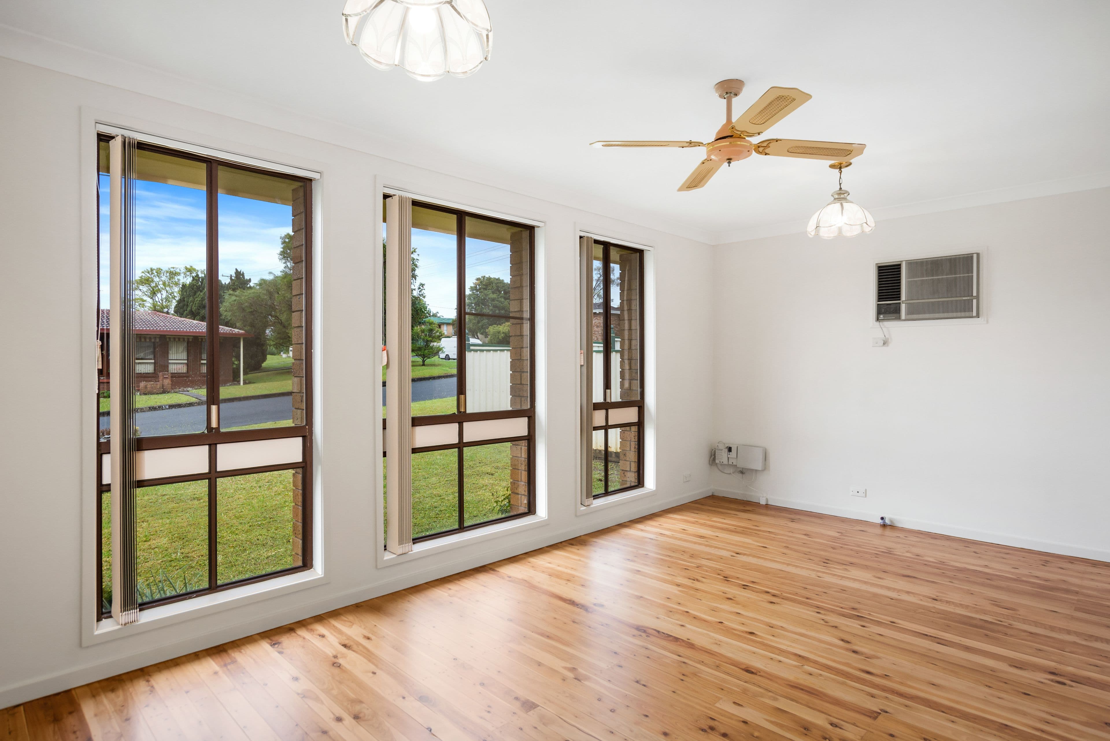 34 St James Crescent, Dapto NSW 2530, Dapto - Thumbnail 2