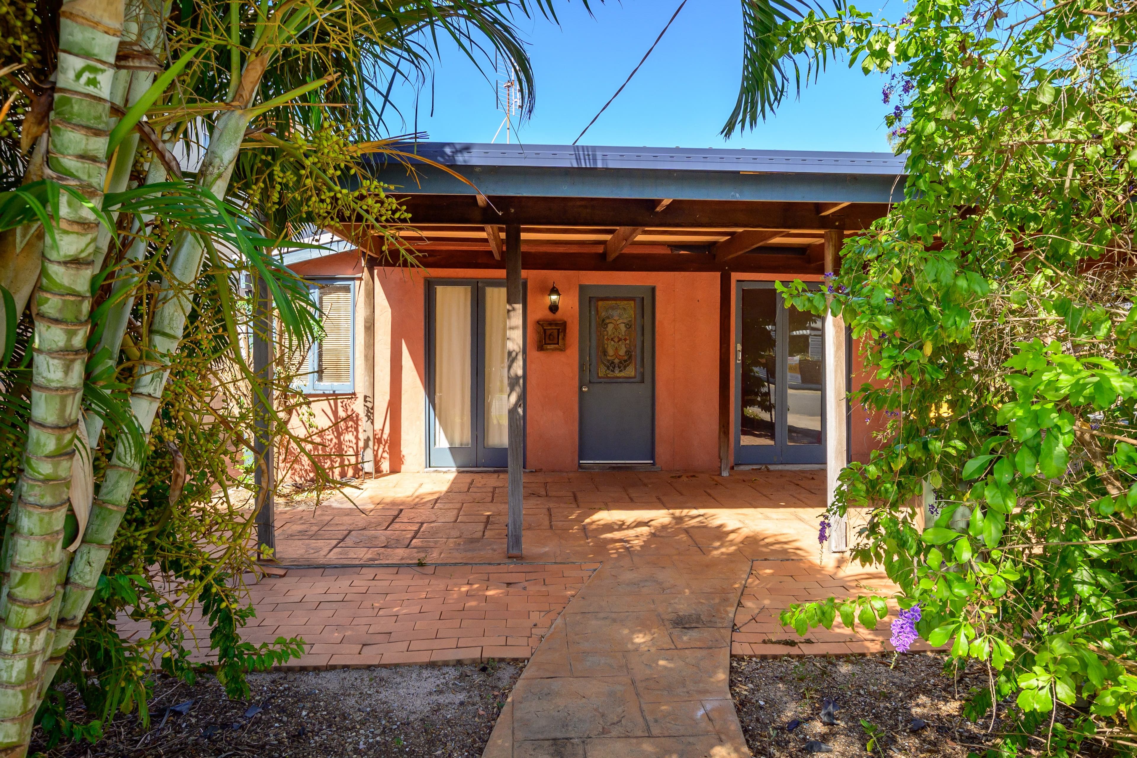 6 Glenlyon Street, Gladstone Central QLD 4680, Gladstone Central - Thumbnail 2