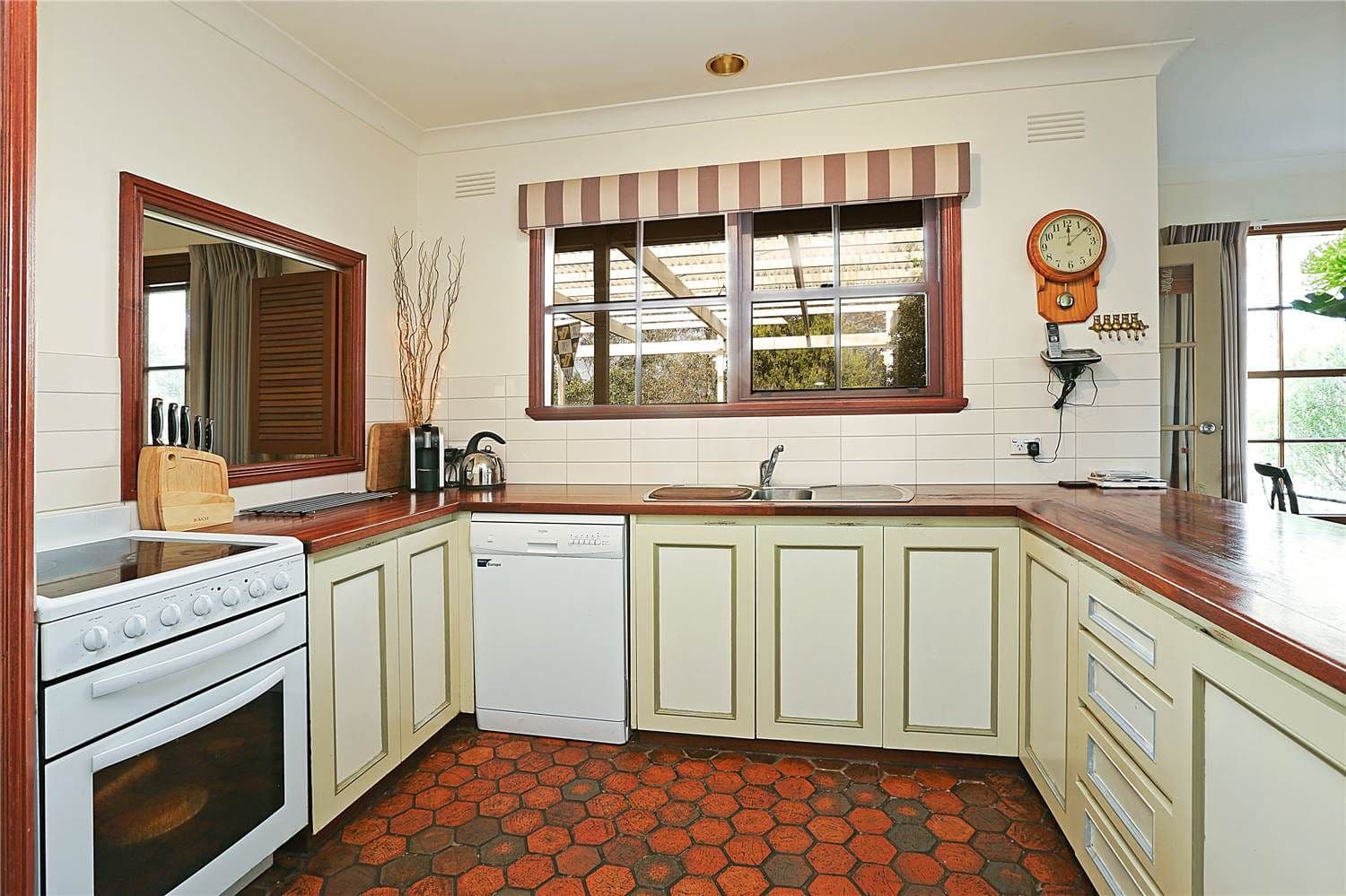 325 Demotts Road, ANAKIE VIC 3221, Anakie - Thumbnail 4