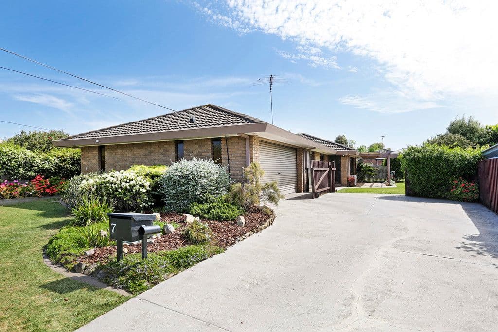7 Pinoak Court, Highton VIC 3216, Highton - Image 1