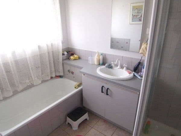 13 Greenwood Drive, CARRUM DOWNS VIC 3201, Carrum Downs - Thumbnail 4