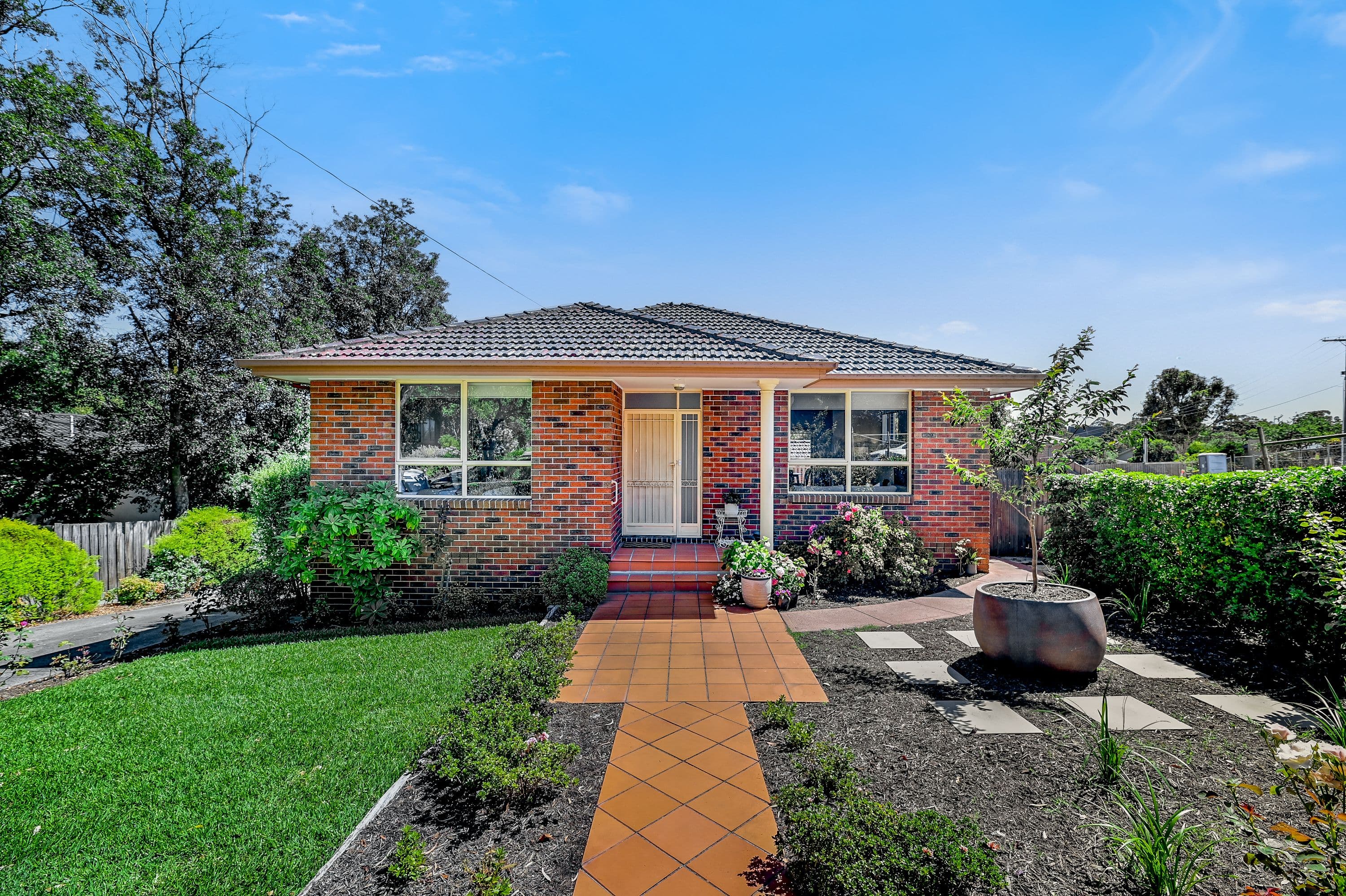 1 Avondale Grove, Mount Waverley VIC 3149, Mount Waverley - Image 1