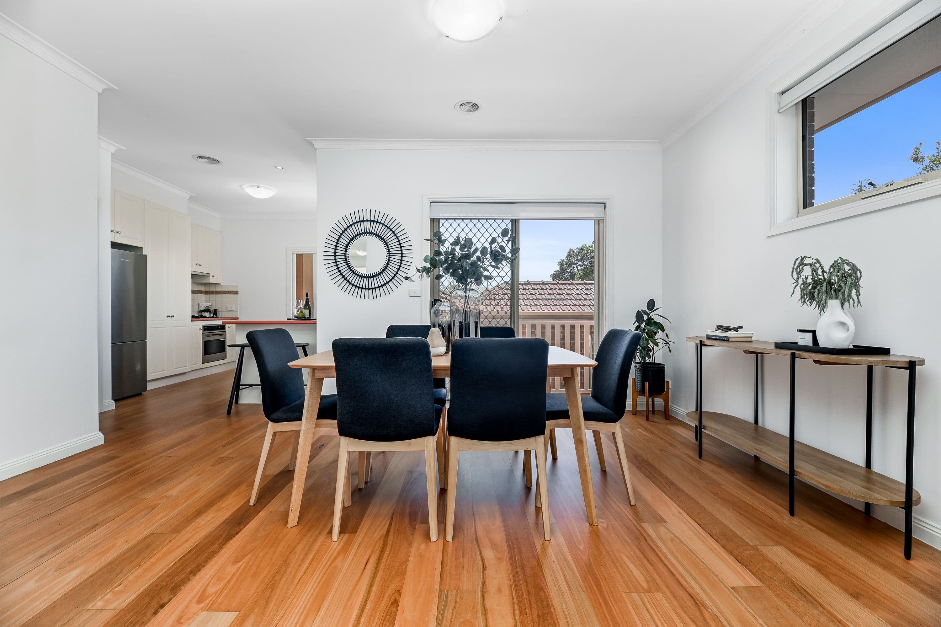 1 Avondale Grove, Mount Waverley VIC 3149, Mount Waverley - Thumbnail 3