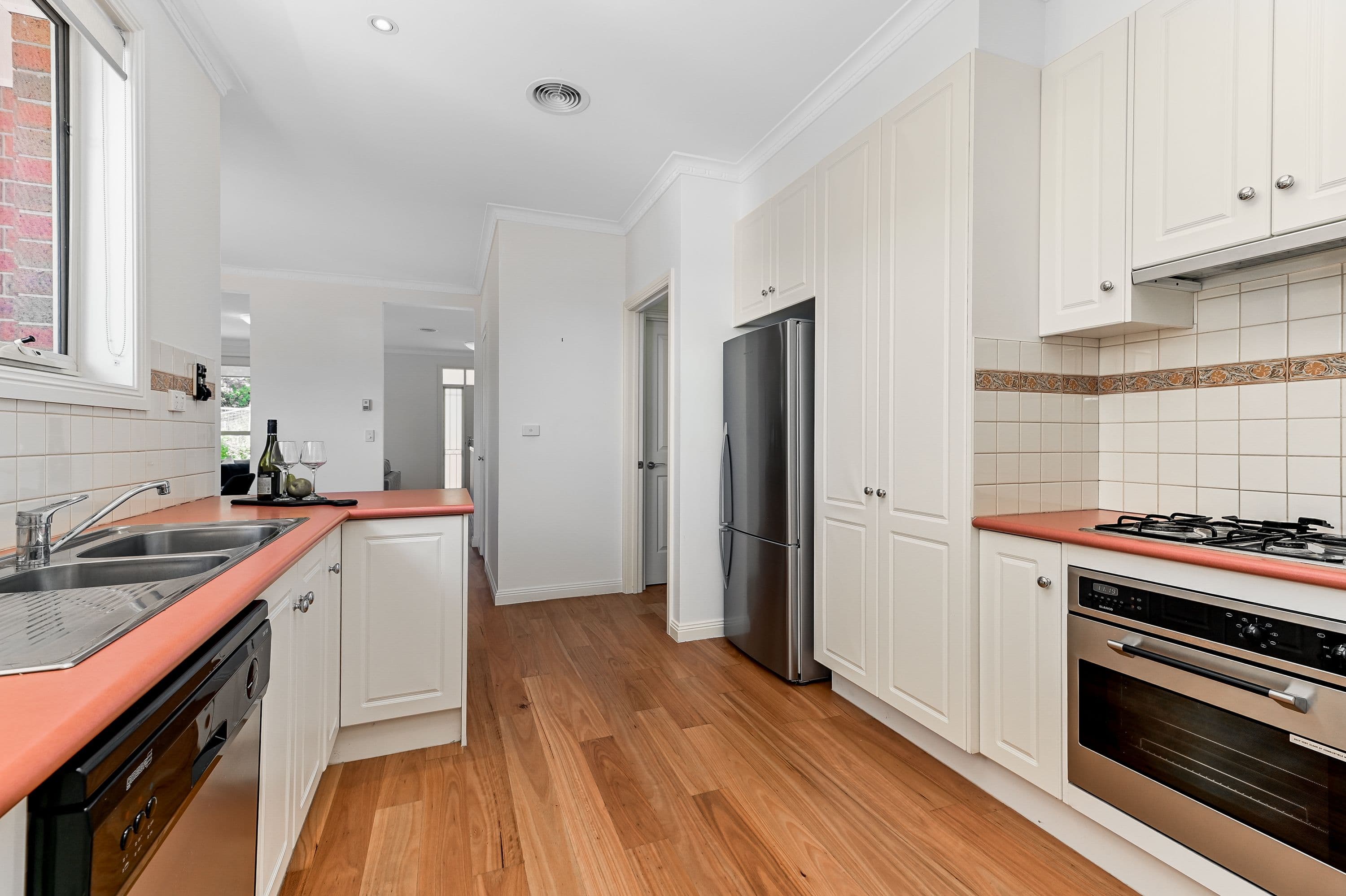 1 Avondale Grove, Mount Waverley VIC 3149, Mount Waverley - Thumbnail 5