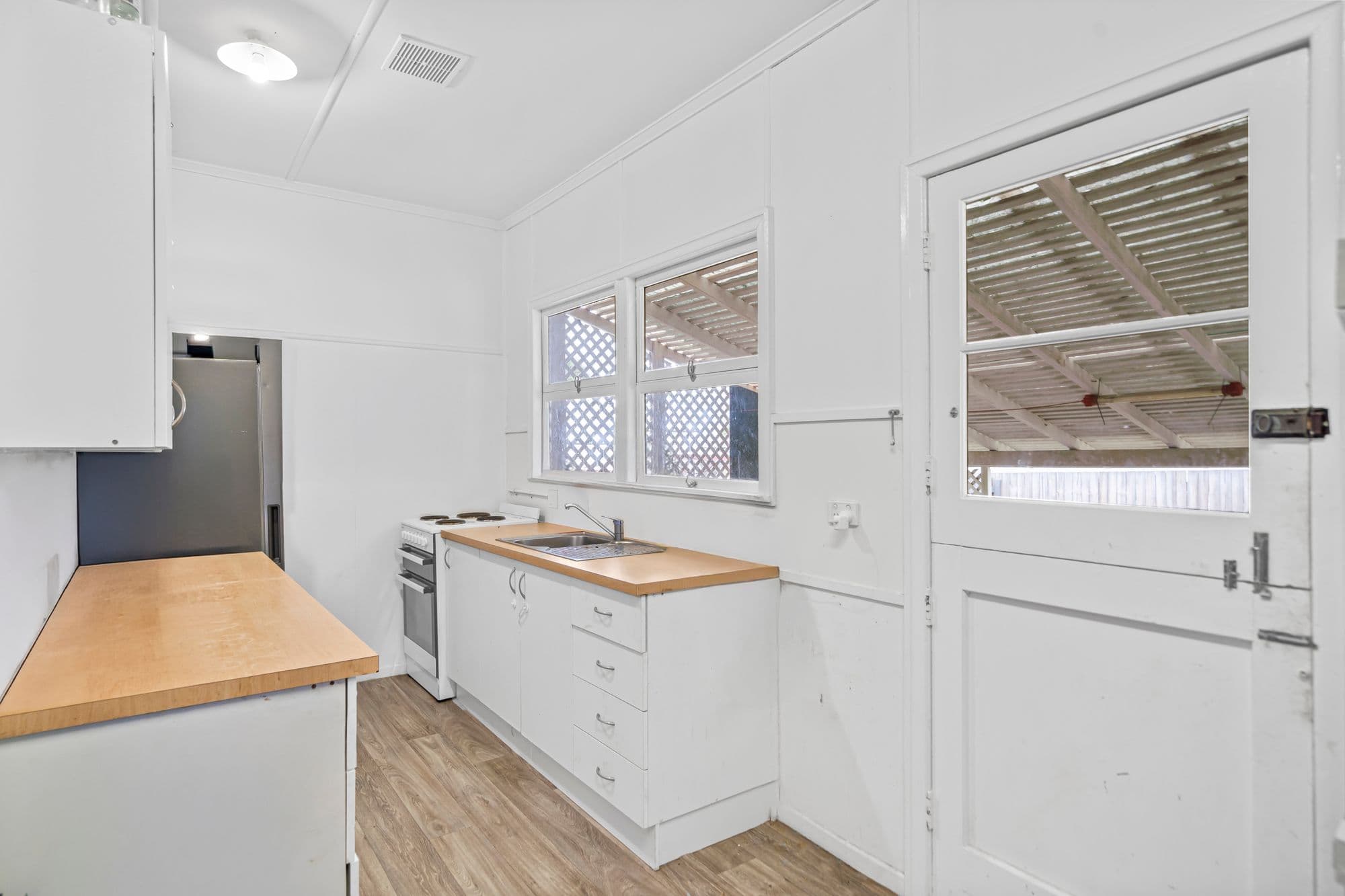 37 Dell Street, Eastern Heights QLD 4305, Eastern Heights - Thumbnail 5