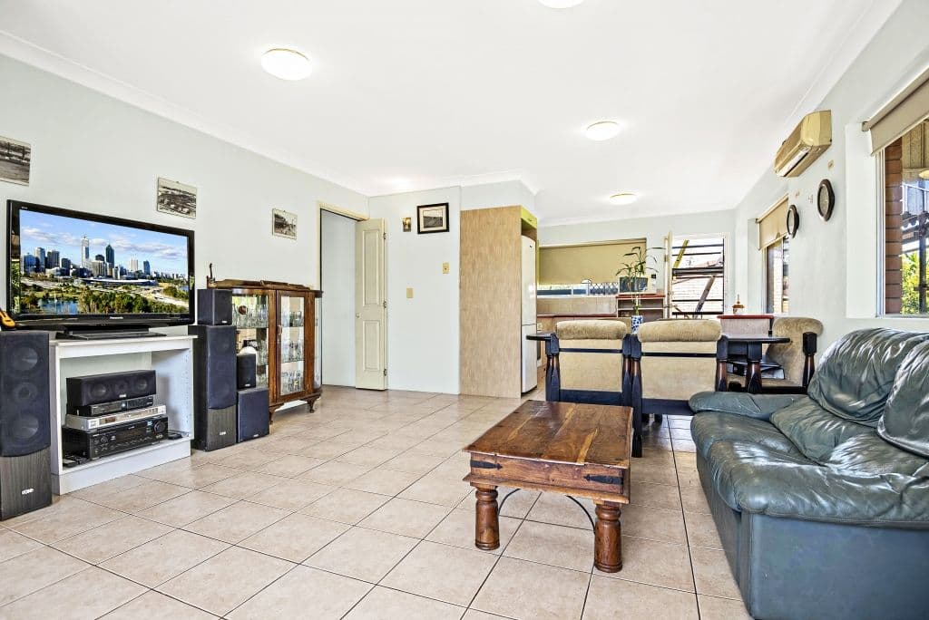 47 Dixon Street, Coolangatta QLD 4225, Coolangatta - Thumbnail 2