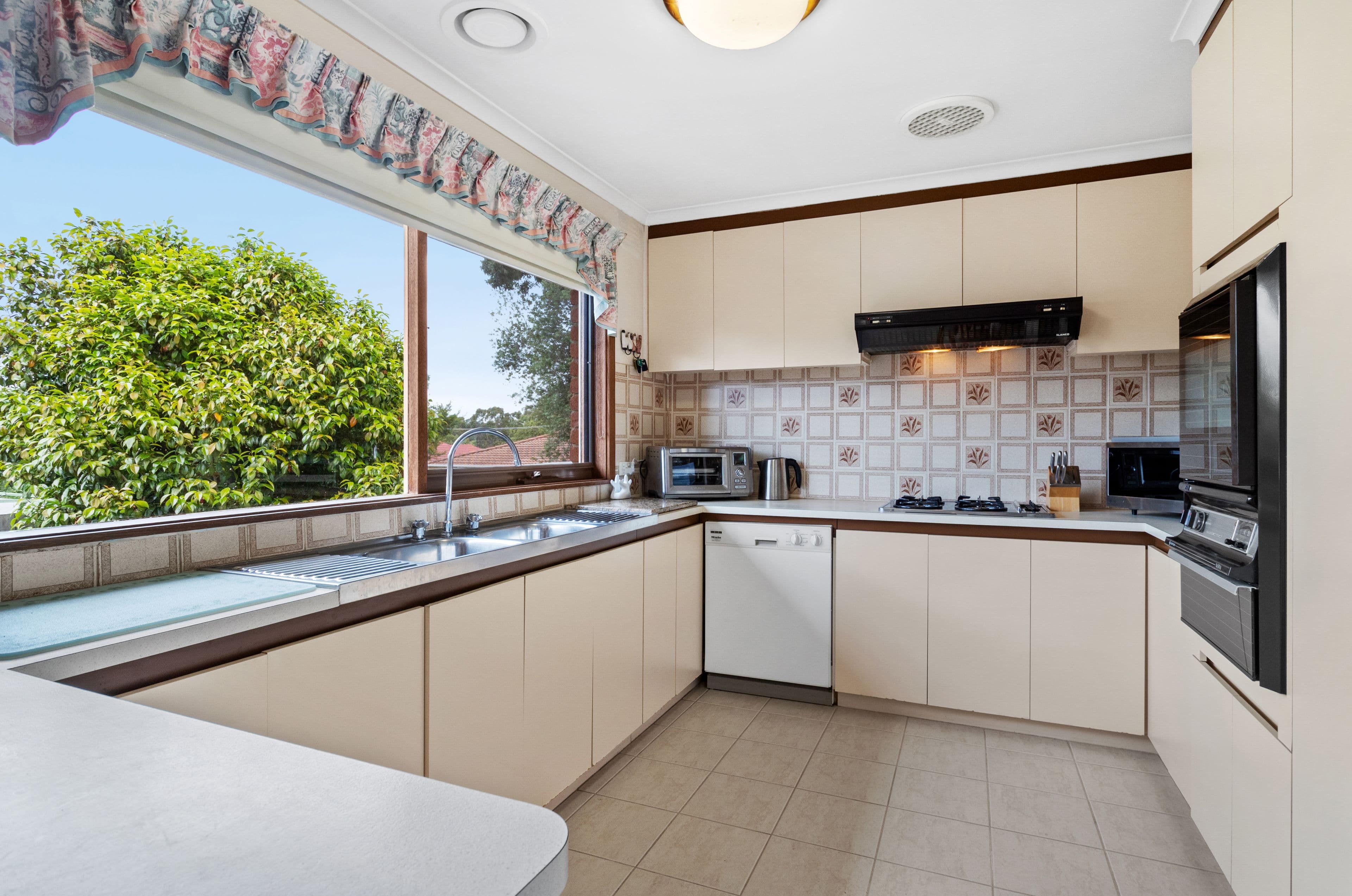 14 Ashcombe Drive, Ringwood VIC 3134, Ringwood - Thumbnail 5