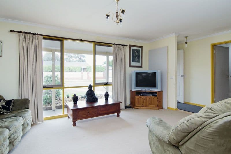 38  Wiltshire Drive, SOMERVILLE VIC 3912, Somerville - Thumbnail 2