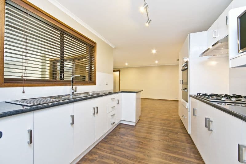 34 Hedgerow Drive, GULFVIEW HEIGHTS SA 5096, Gulfview Heights - Thumbnail 2