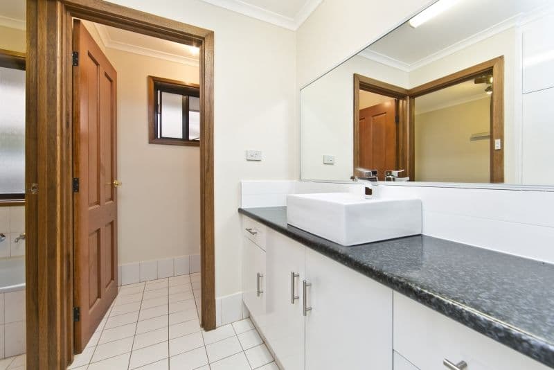 34 Hedgerow Drive, GULFVIEW HEIGHTS SA 5096, Gulfview Heights - Thumbnail 3