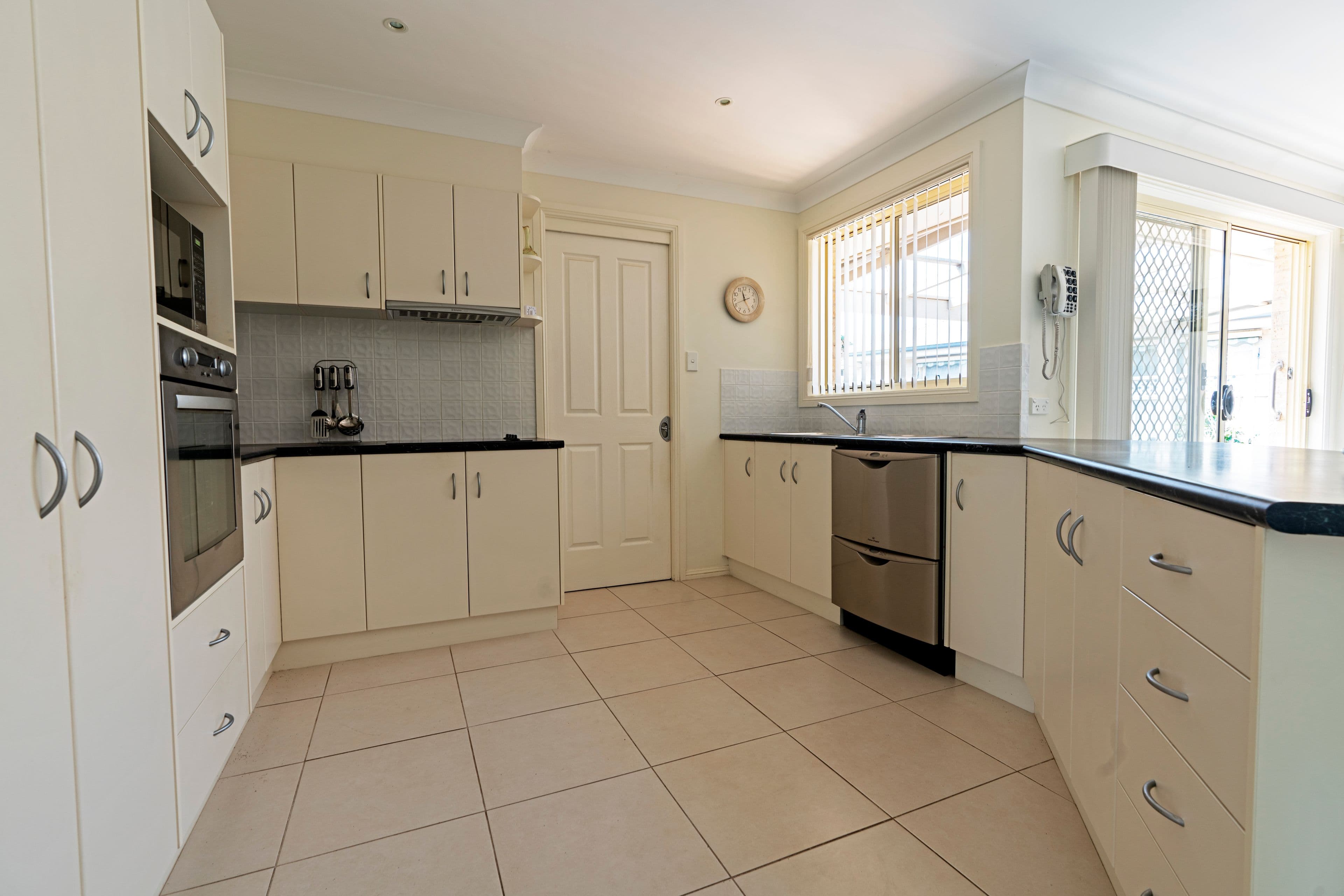16 Helsinki Parade, Bomaderry NSW 2541, Bomaderry - Thumbnail 4
