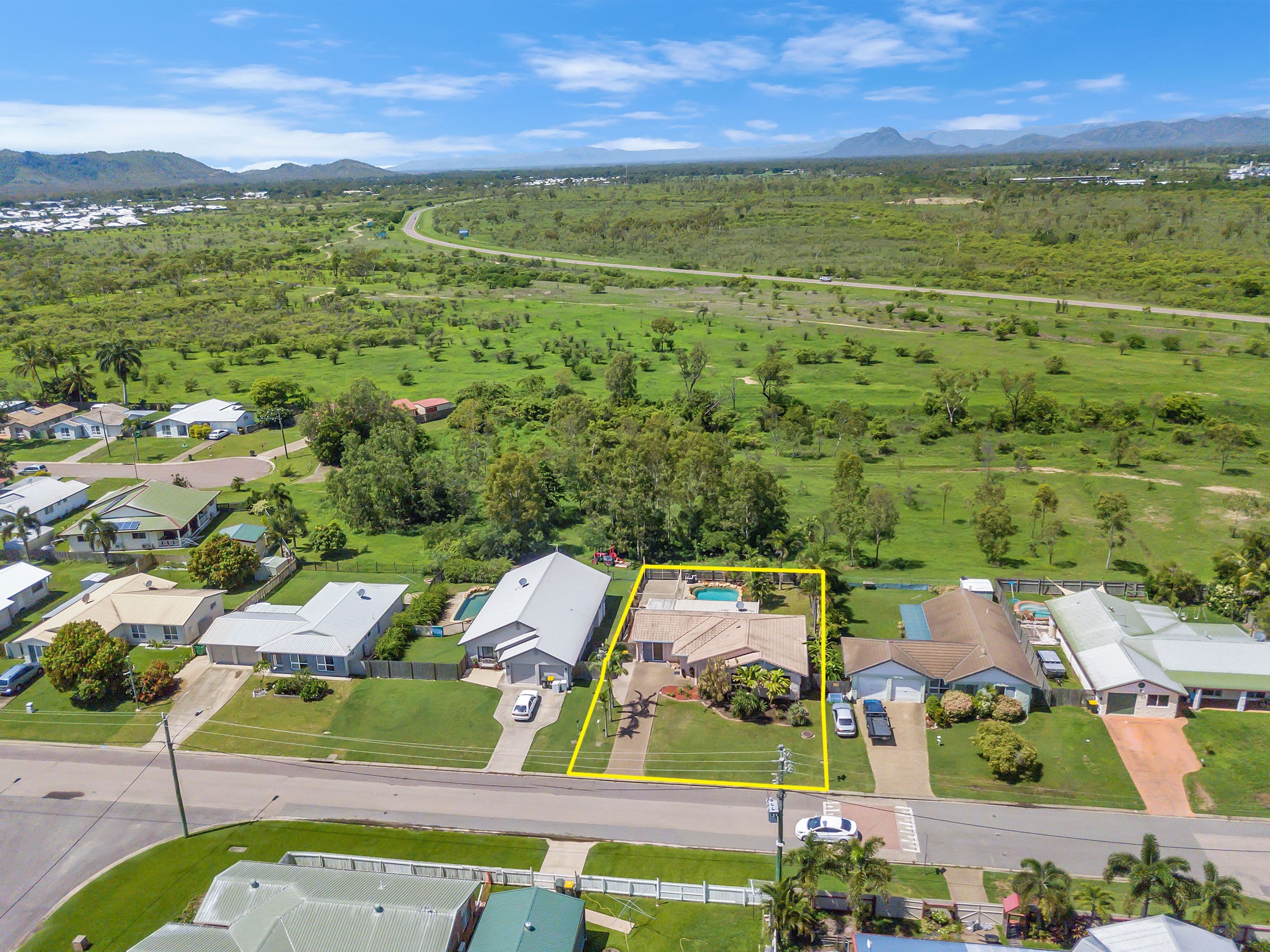 81 Glenrock Drive, Rasmussen QLD 4815, Rasmussen - Thumbnail 2